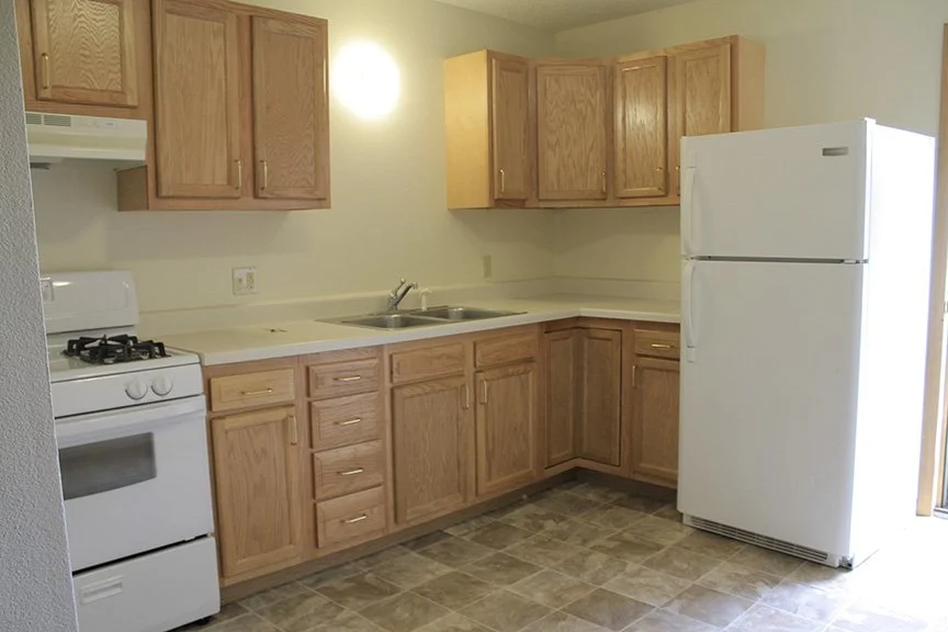 Pioneer Woods 20th Street Inside - Kitchen.JPG