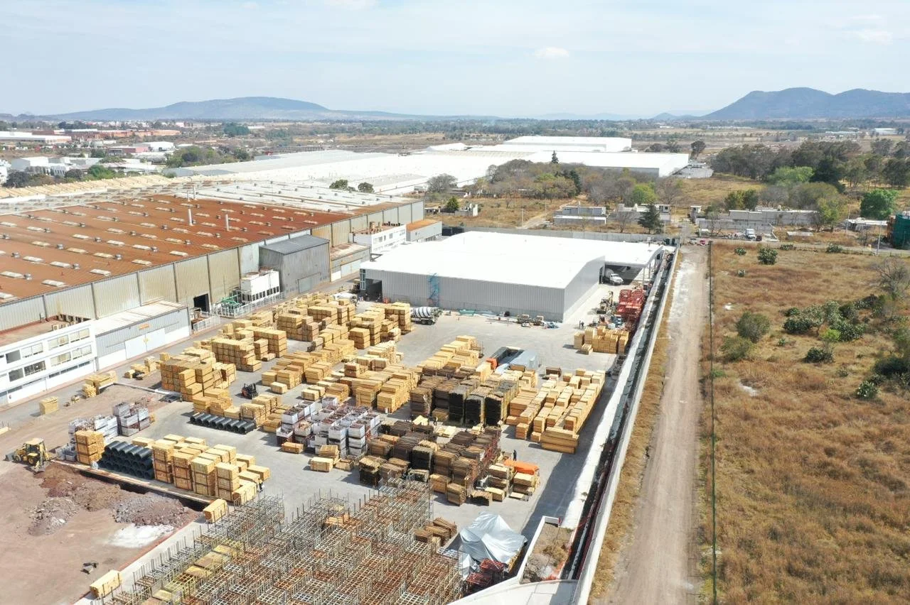 Plataforma de maderas húmedas