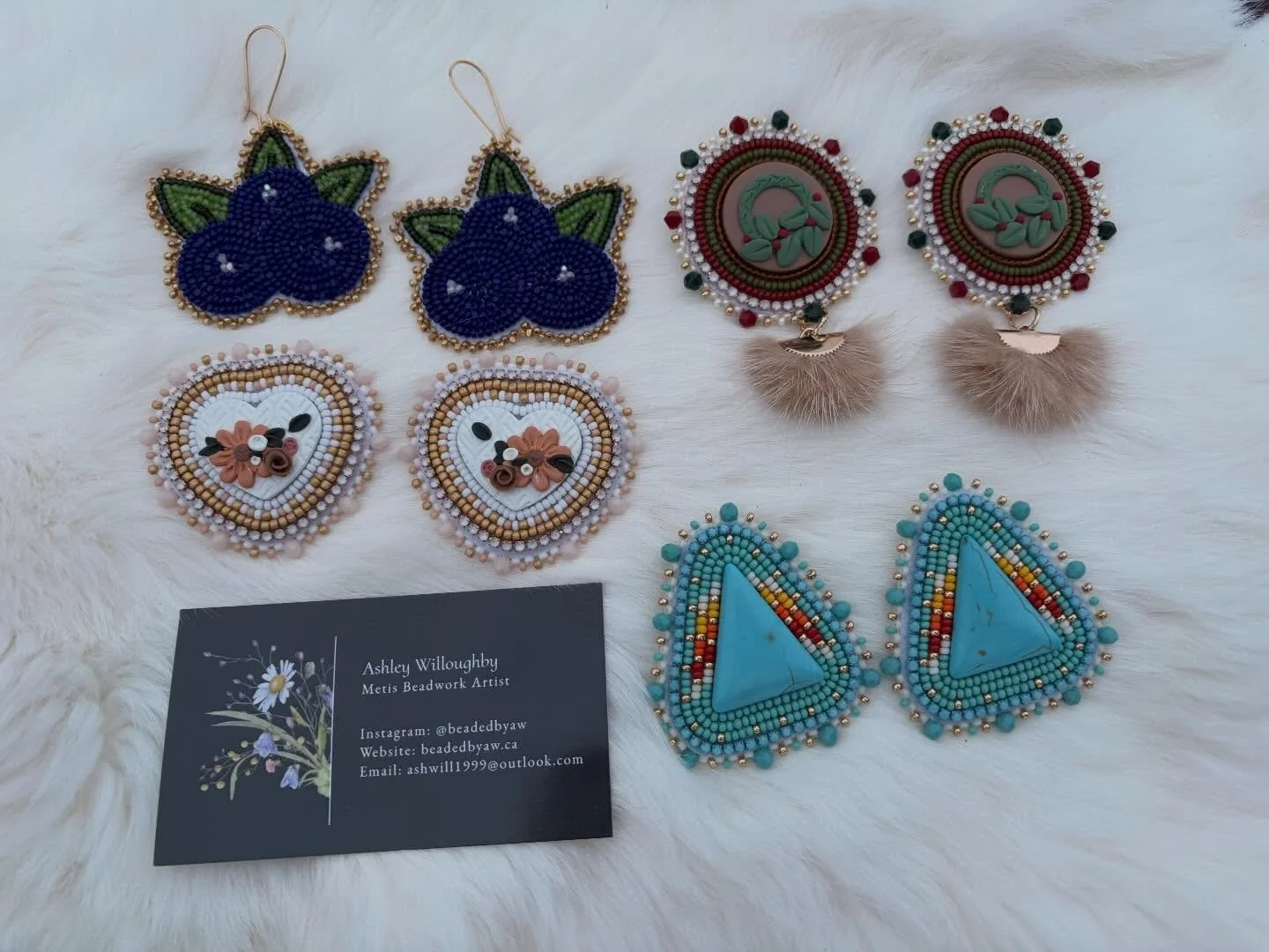 Current available sets!! DM me or check out my website. 

Beadedbyaw.ca 

#indigenous #indigenousbeadwork #metis #metisbeadwork #beadwork #beading #beadedearrings