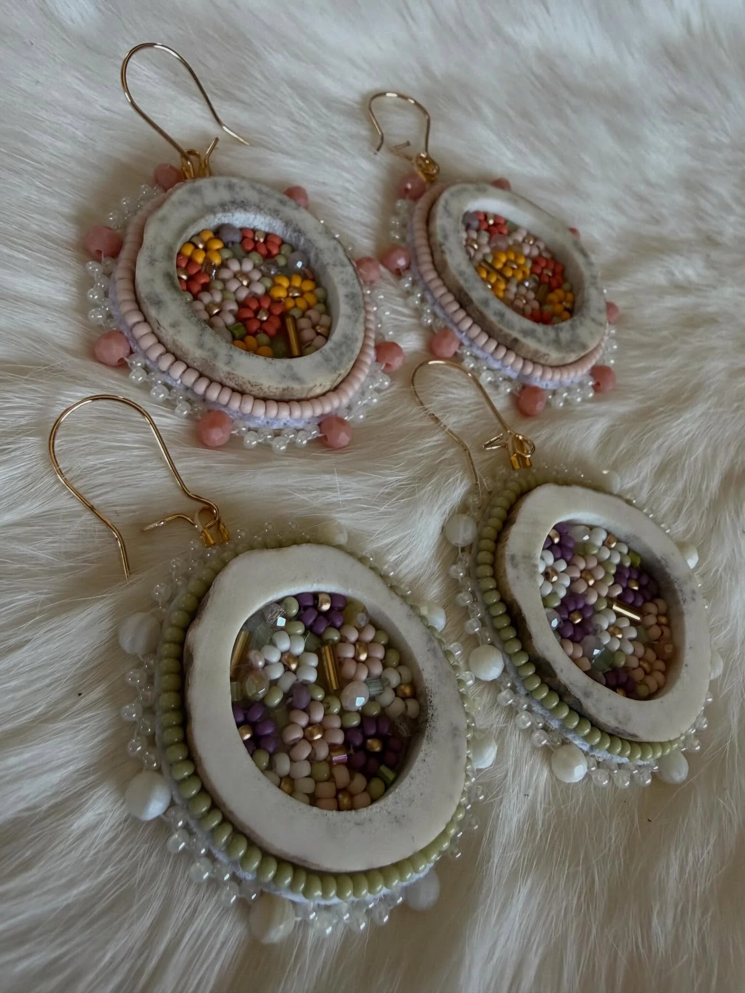 These have been my favorite to make lately!😍 
#indigenous #indigenousbeadwork #metis #metisbeadwork #beadedearrings
