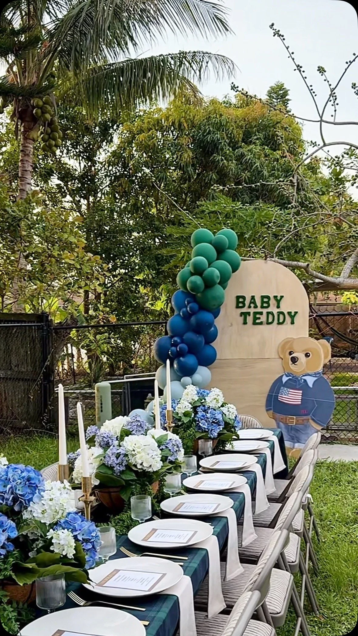 One baby shower, fully styled — $1785 🤎🧸☕️
Our client booked our Basic Wonder Package — complete with a custom backdrop, signage, table setup + kid rentals — and added on our newest favorite:
the Self-Serve Coffee Cart ☕️✨
Every