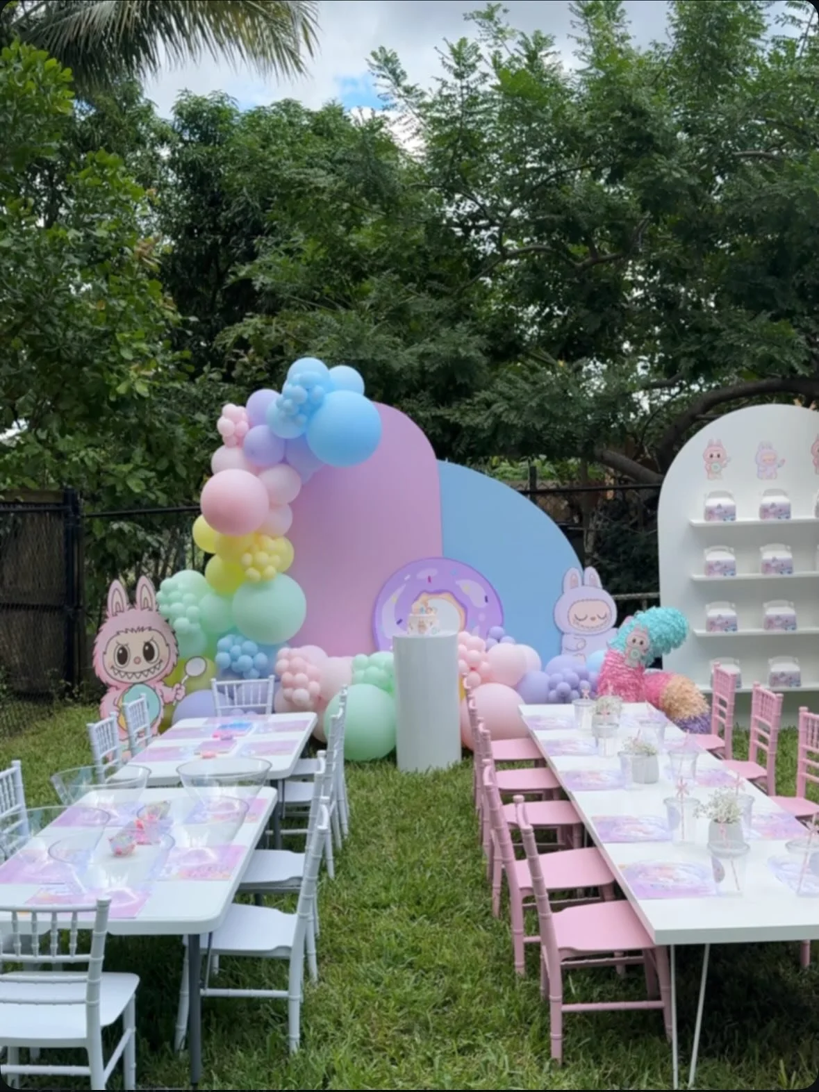 ✨ The sweetest Labubu pastel party 💕
Every detail was custom &mdash; from the soft arches + ombr&eacute; balloons to the interactive slime and BFF bracelet stations that kept our littles creating all afternoon 🌈

🎨 Custom pastel tables
💖 Personal