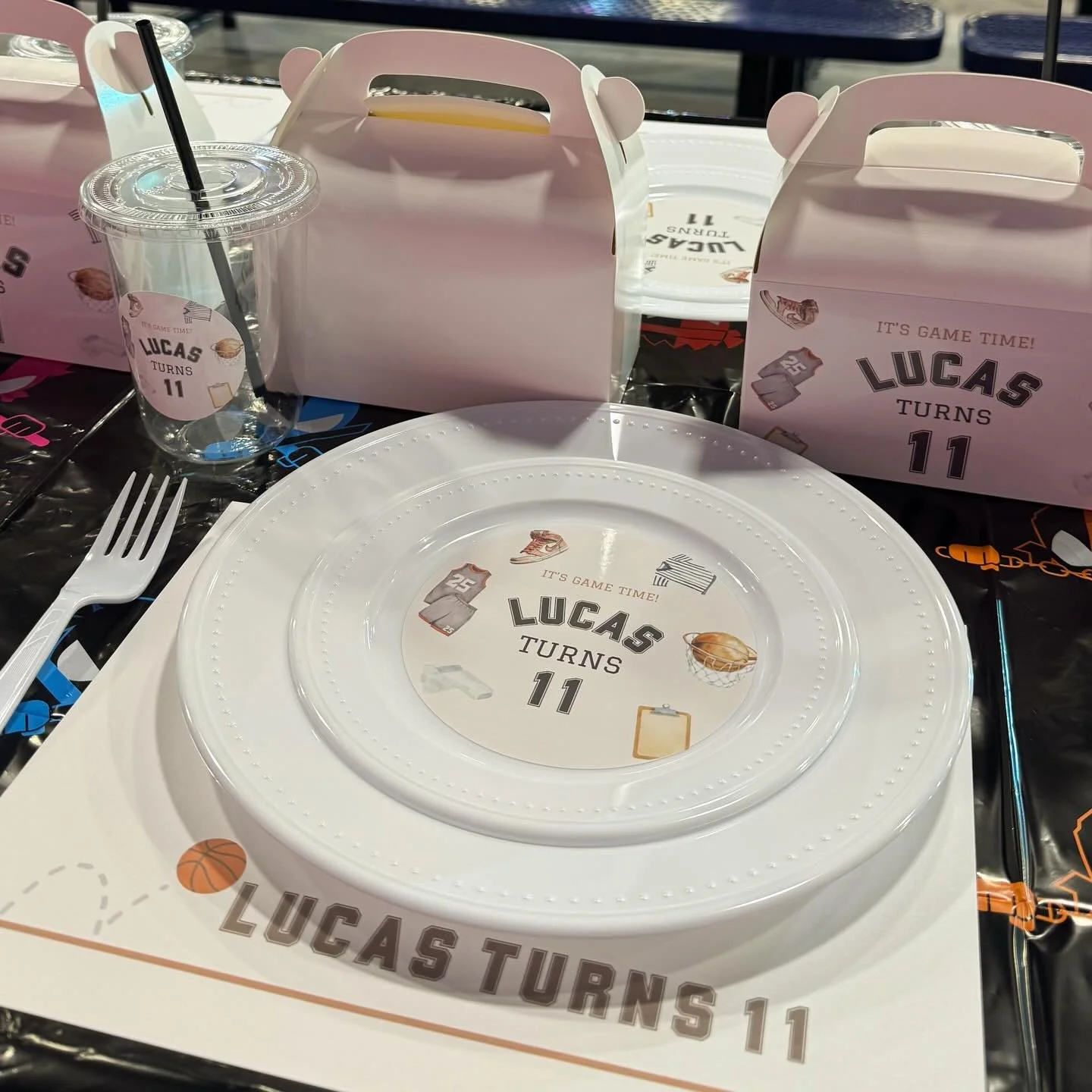 Because not everyone needs full setup 👏
Sometimes you just want the CUTEST details and handle the rest yourself 🤍

Custom party sets ✔️
Easy to set up ✔️
Kids obsessed ✔️

This is how you host without the stress ✨