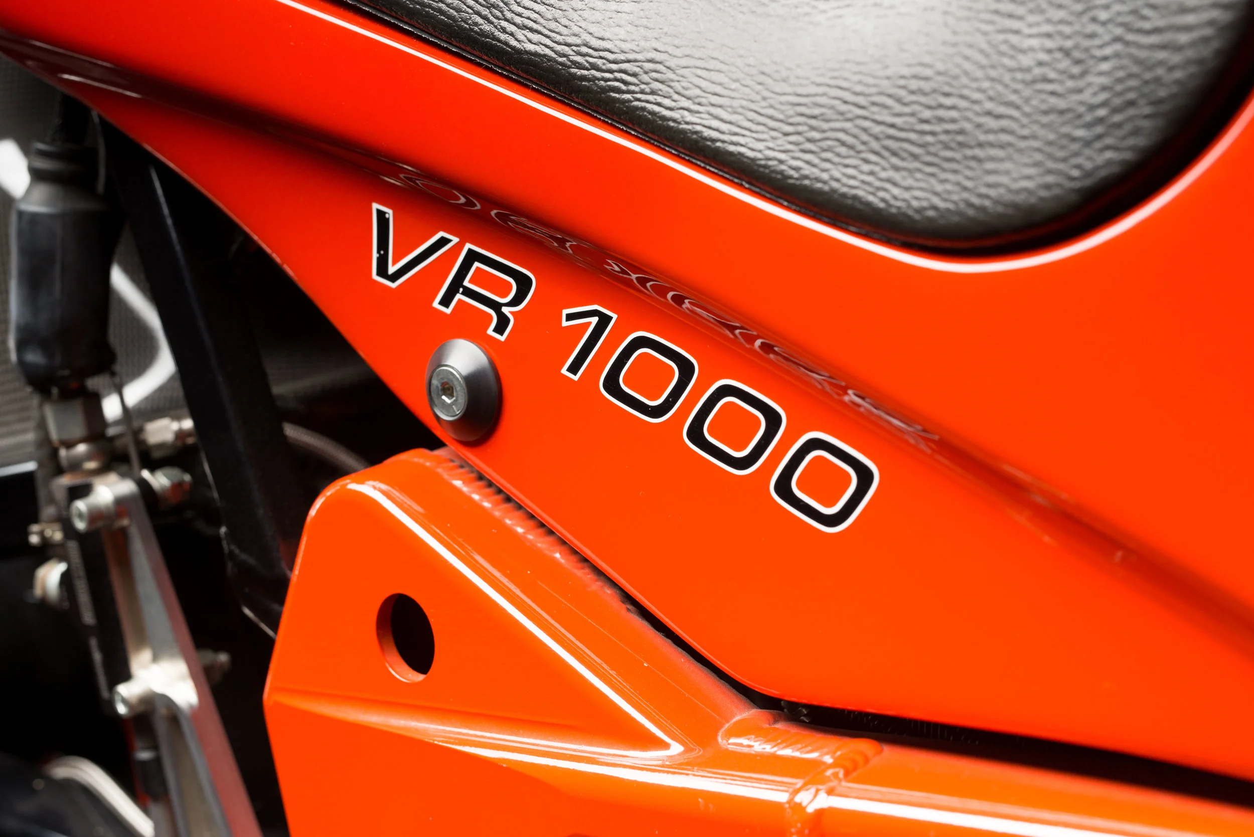 1994 Harley-Davidson VR1000-4.jpg