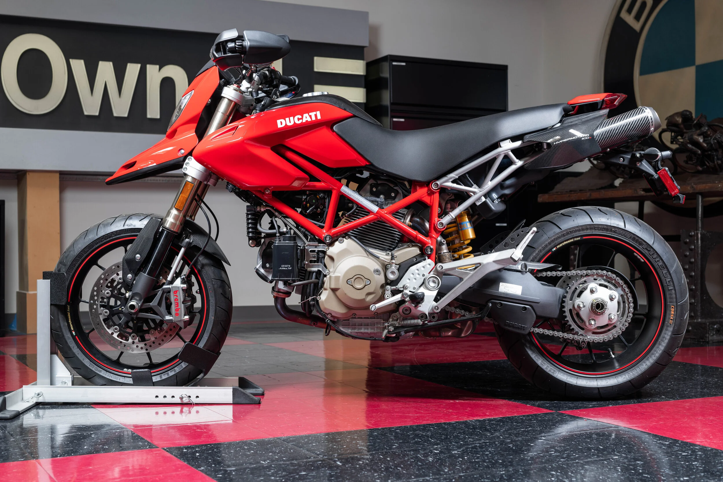 2008 Ducati Hypermotard 1100 S.jpg