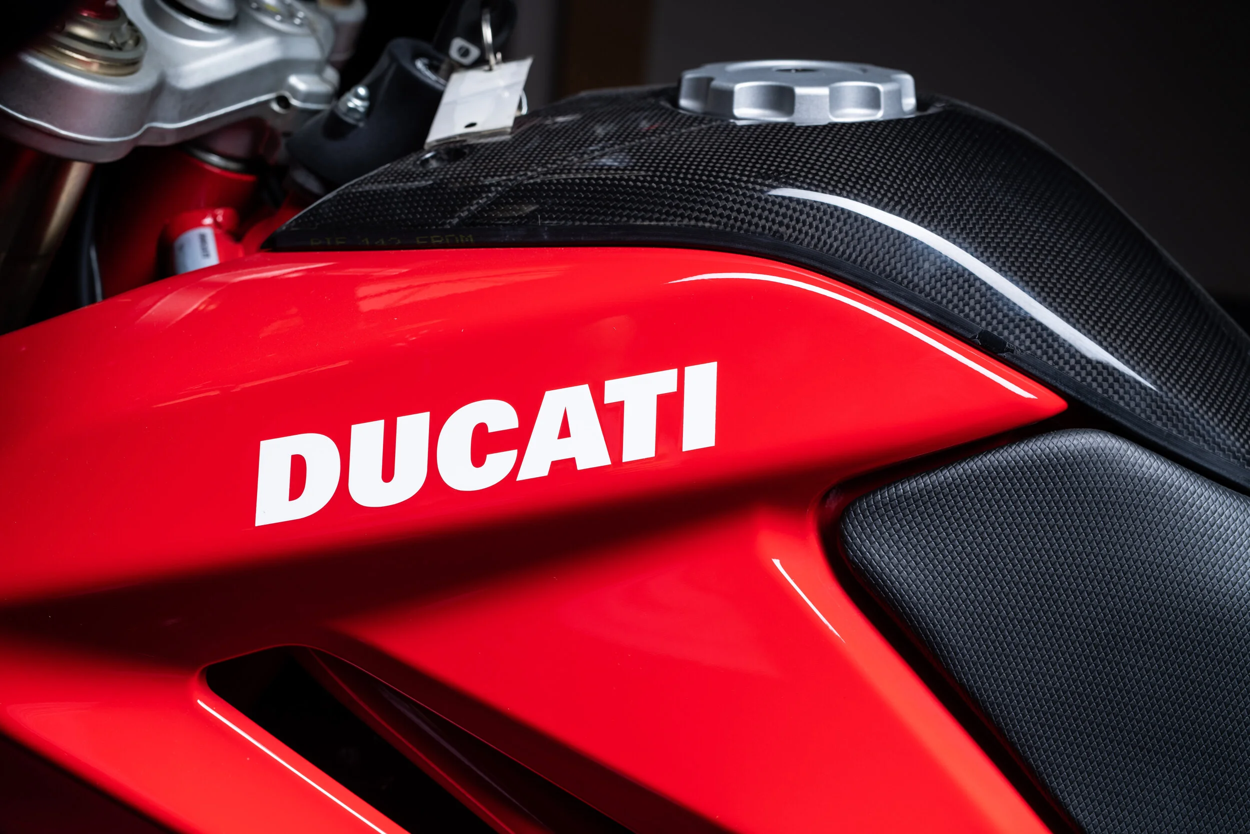 2008 Ducati Hypermotard 1100 S-3.jpg