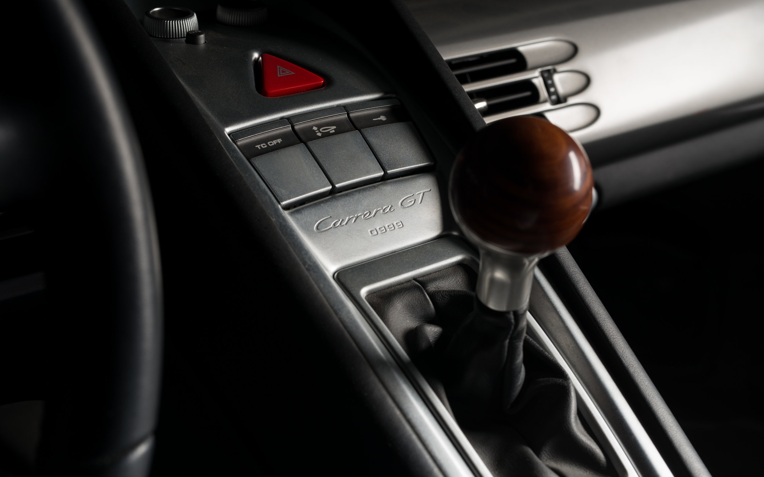 Porsche Carrera GT-8.jpg