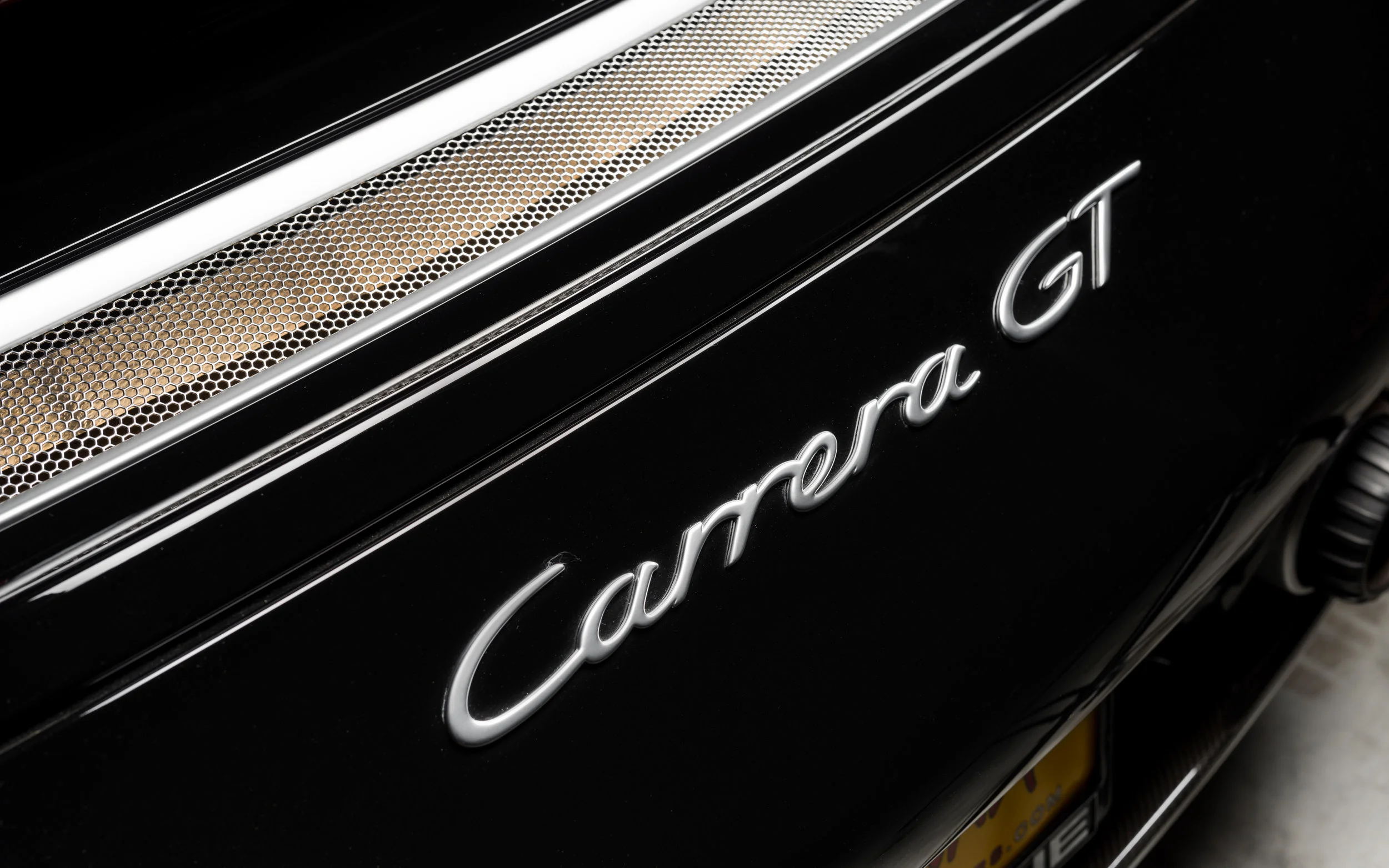 Porsche Carrera GT-6.jpg