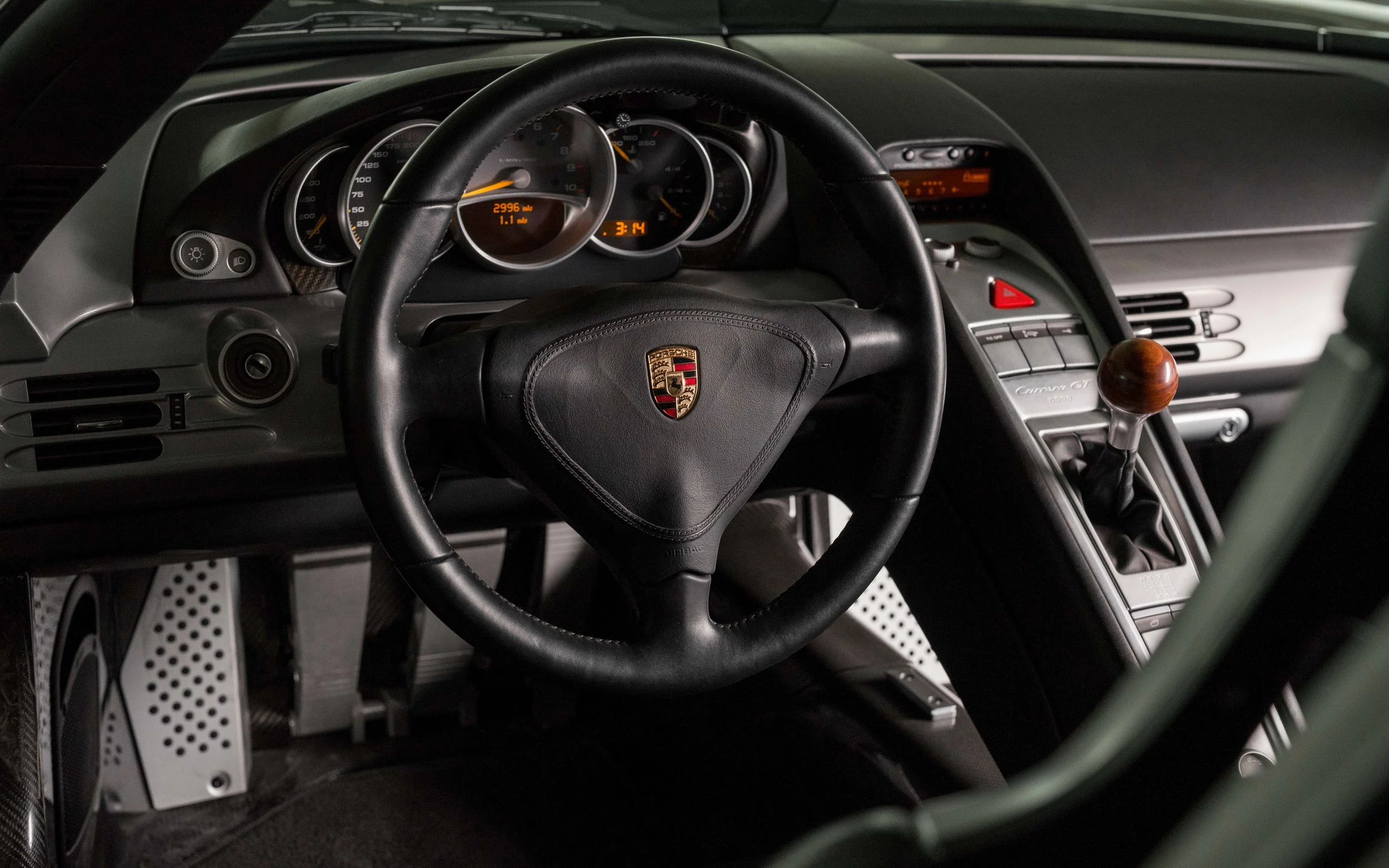 Porsche Carrera GT-9.jpg