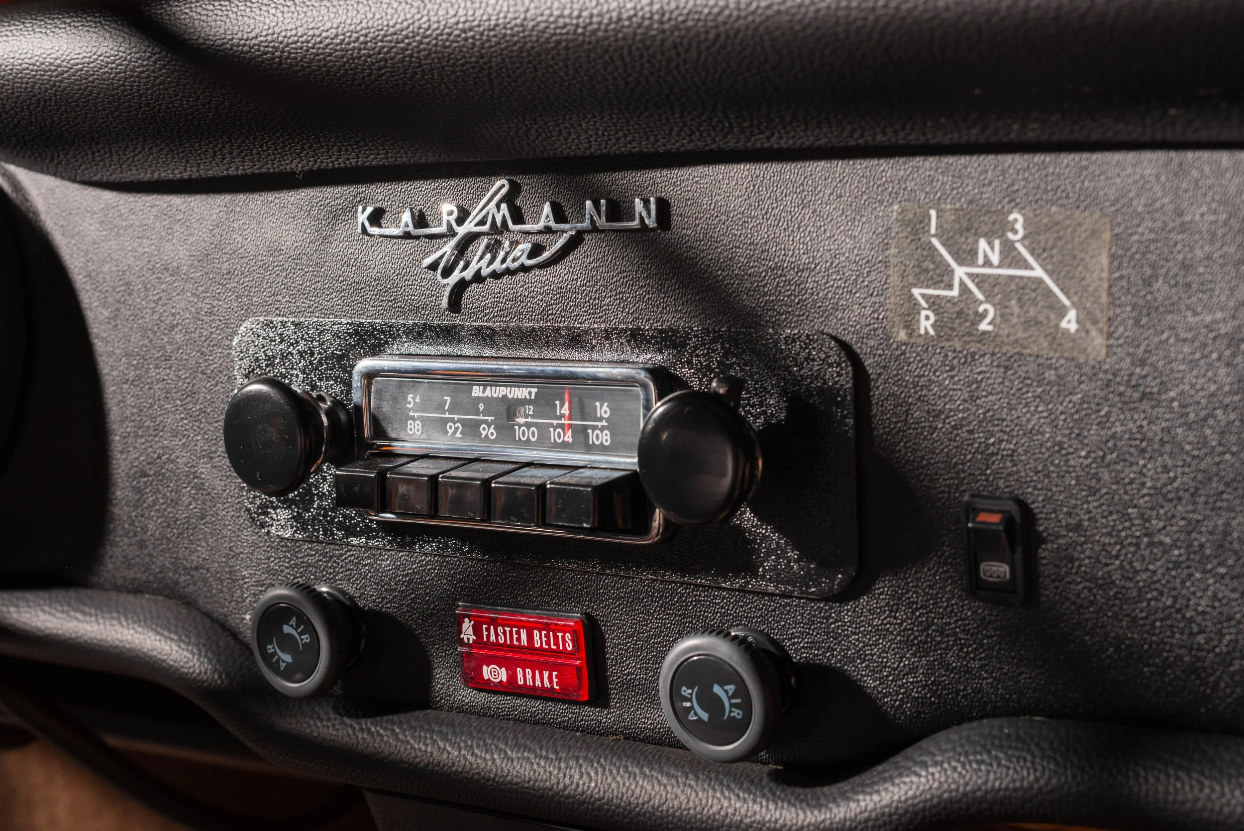 1974 Volkswagen Karmann Ghia-10.jpg