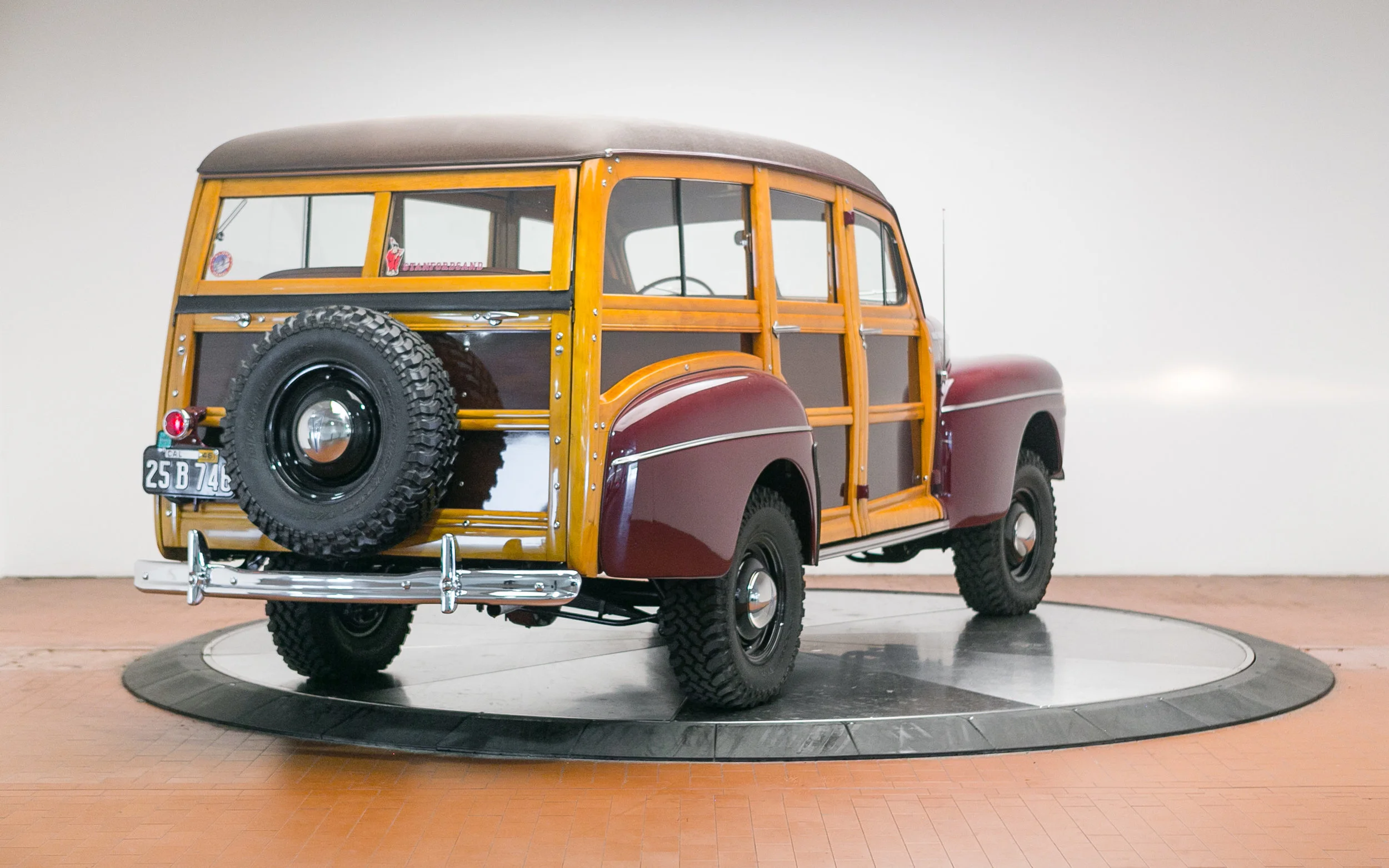 1946 Ford Marmon-Herrington-3.jpg