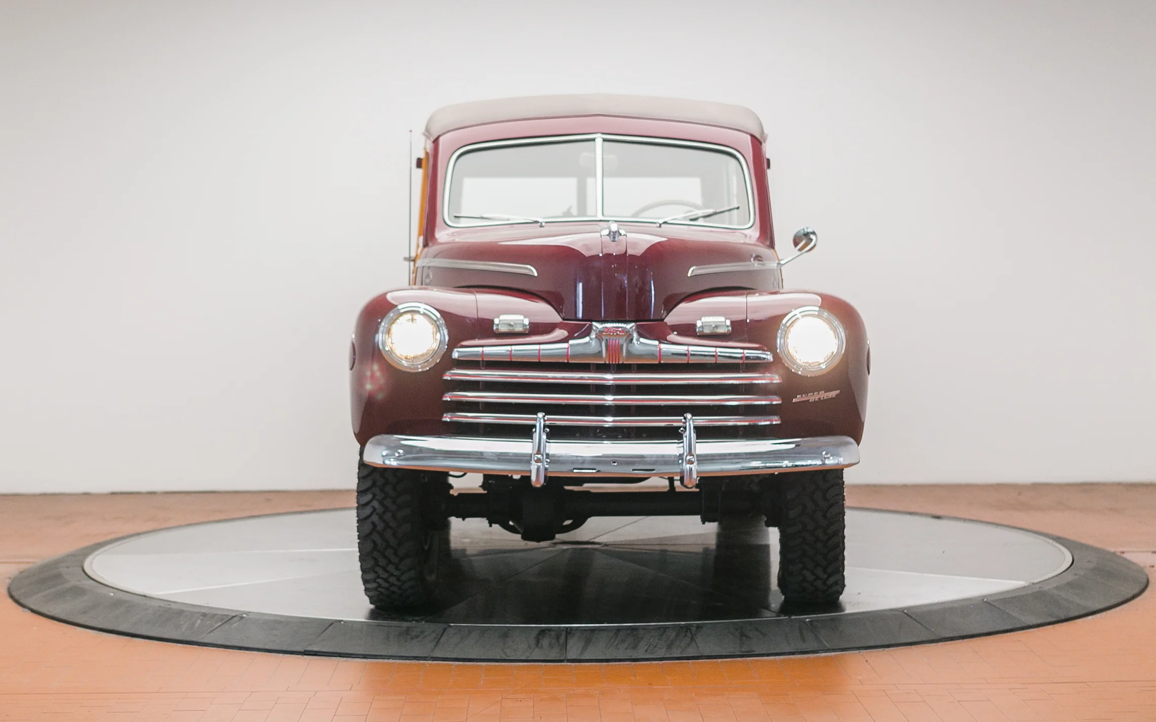1946 Ford Marmon-Herrington-5.jpg