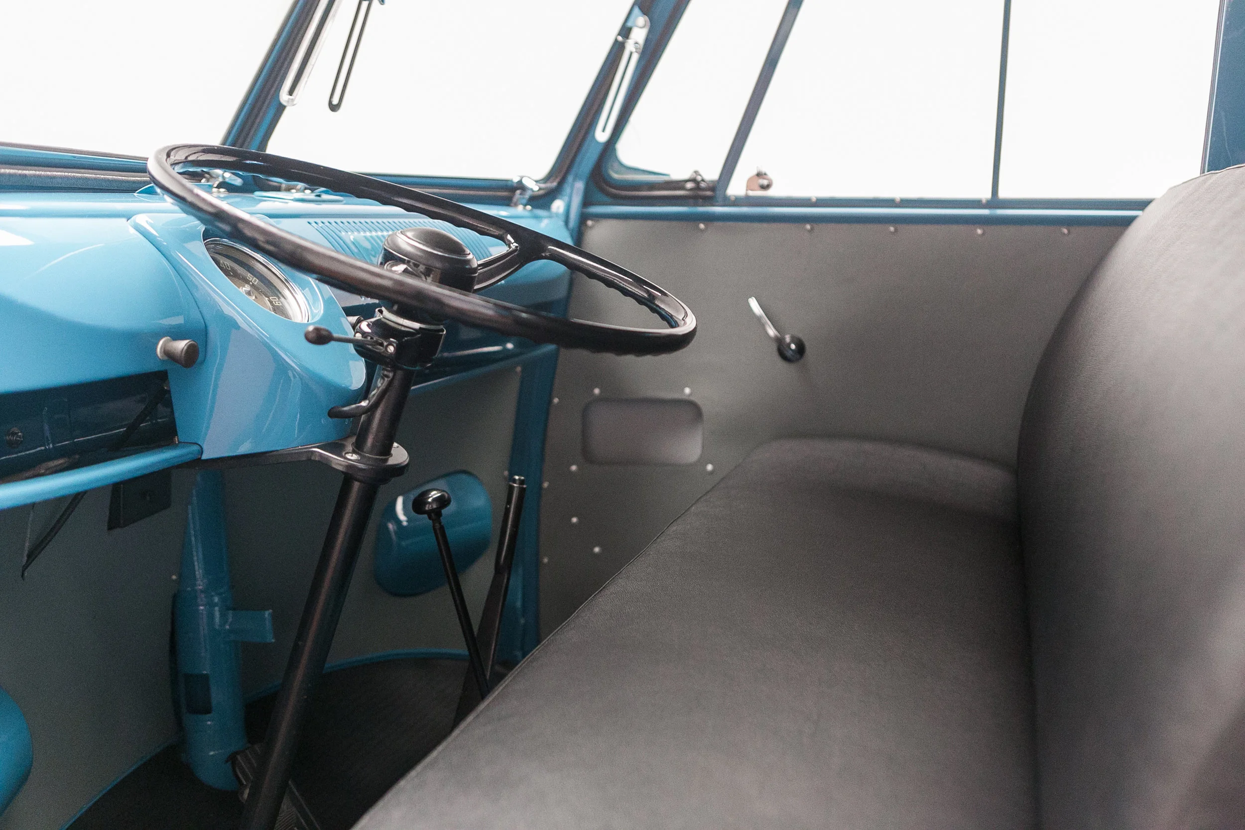 1966 Volkswagen Kombi-7.jpg