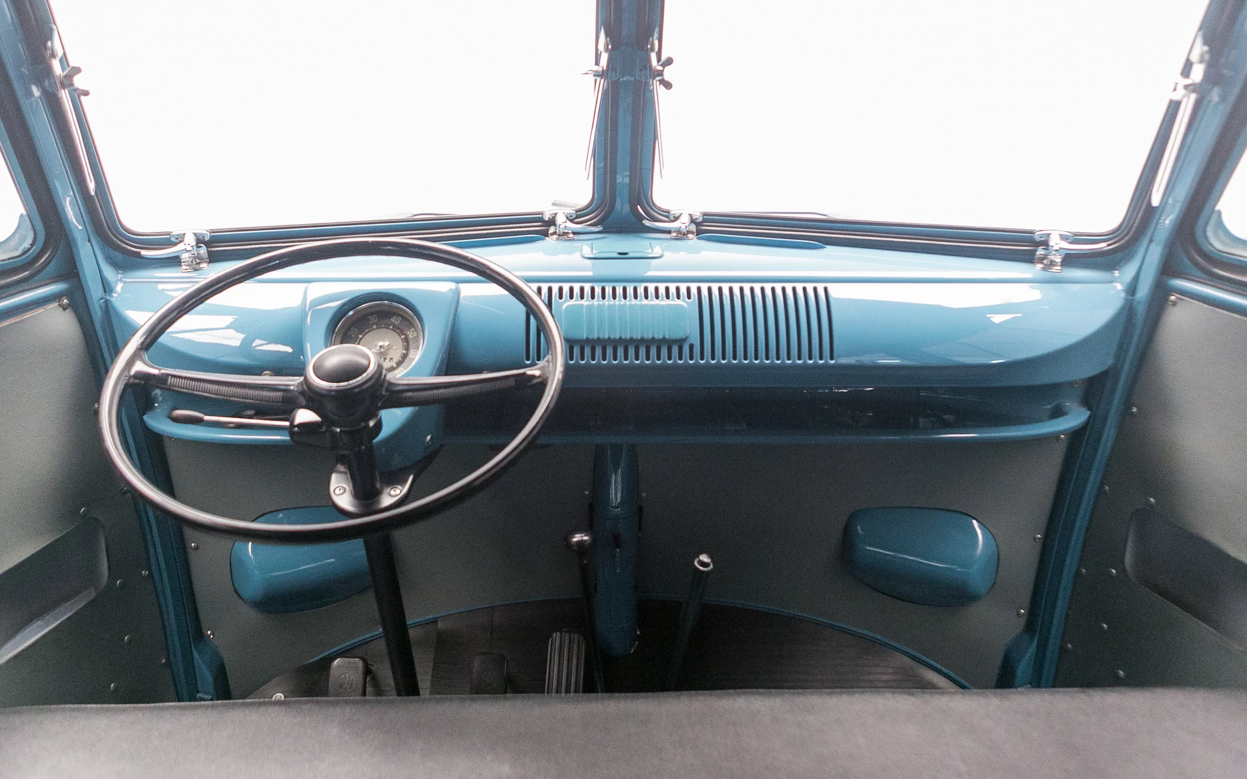 1966 Volkswagen Kombi-10.jpg