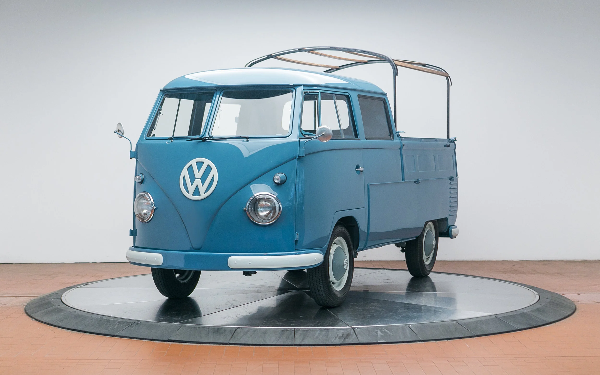 1966 Volkswagen Kombi.jpg