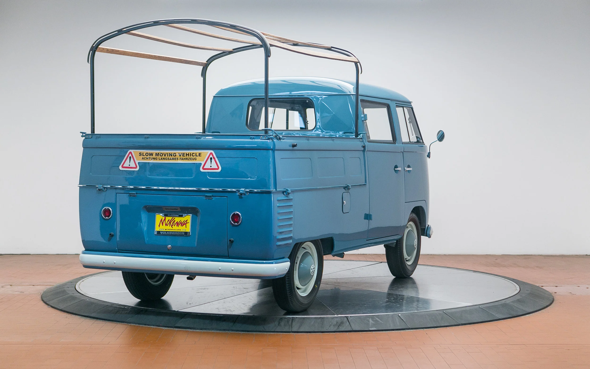 1966 Volkswagen Kombi-3.jpg