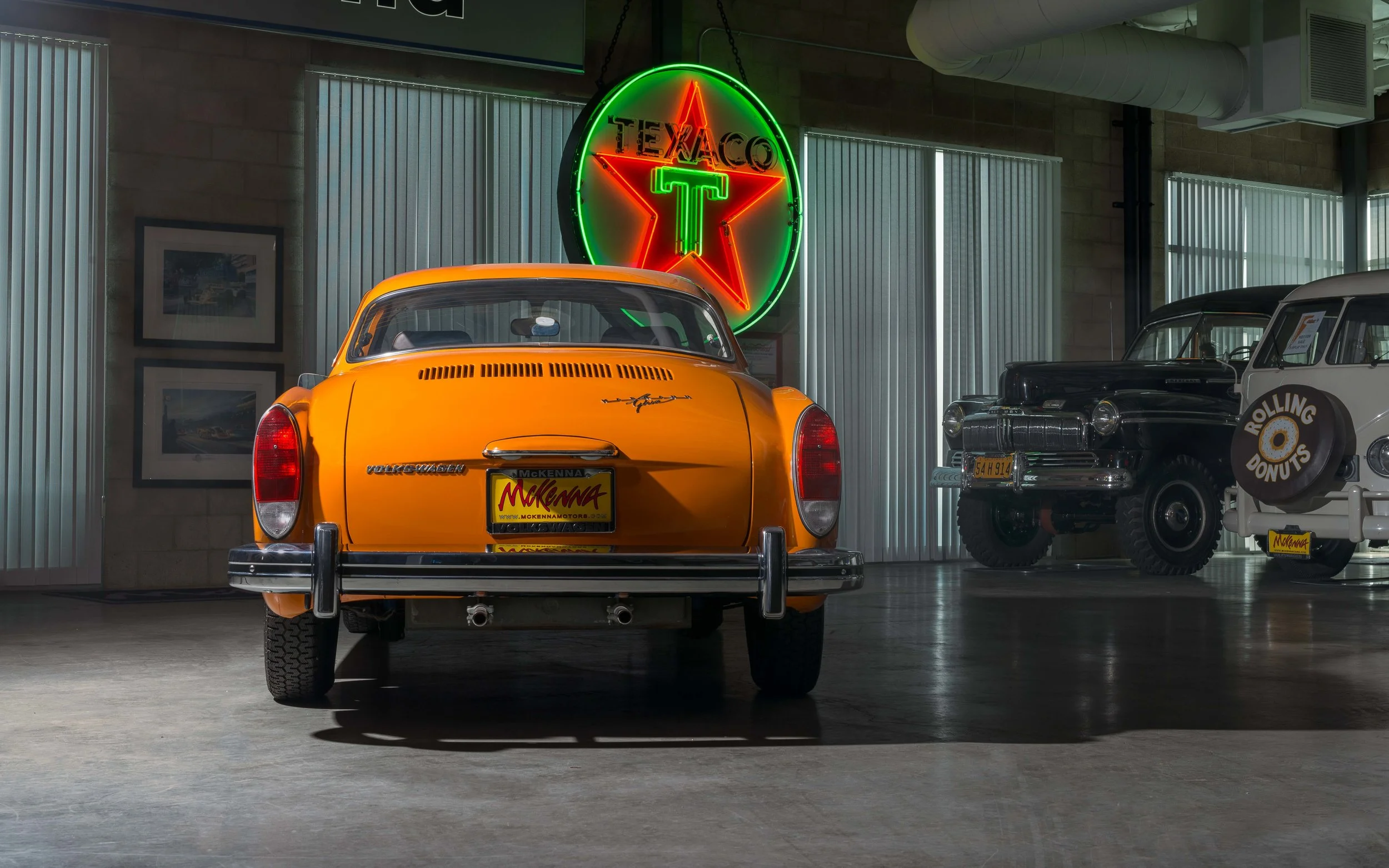 Volkswagen Karmann Ghia-5.jpg