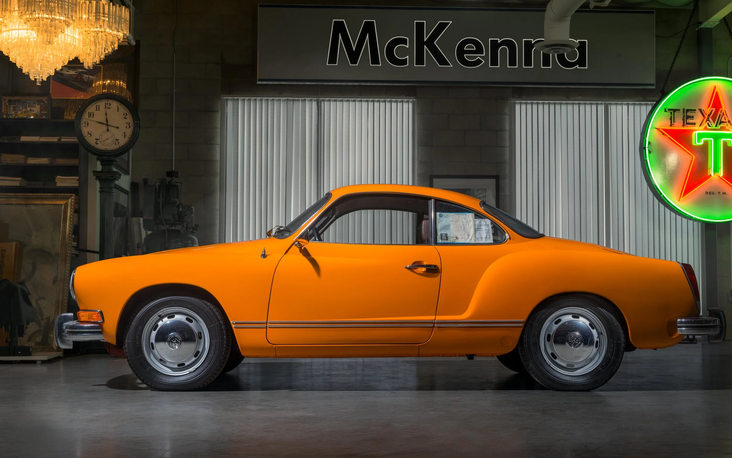 Volkswagen Karmann Ghia-2.jpg