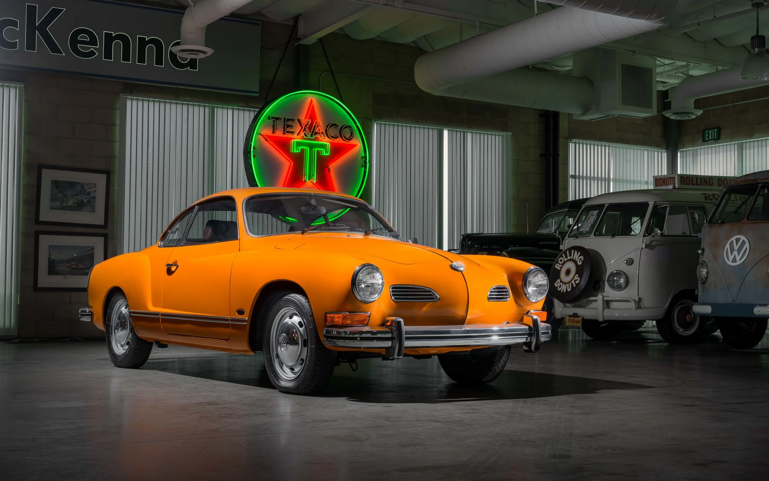 Volkswagen Karmann Ghia.jpg