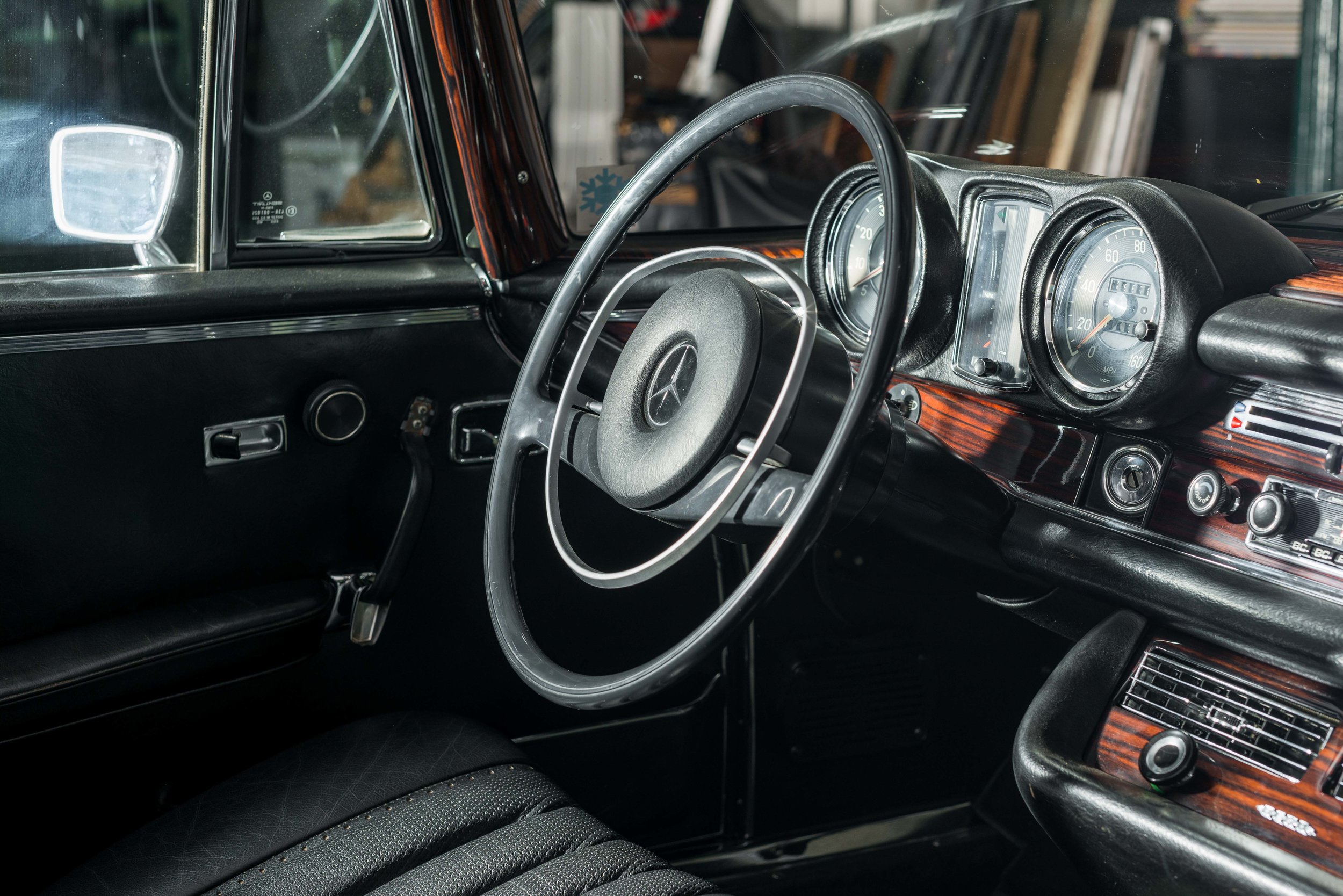 1971 Mercedes-Benz 280SE-12.jpg