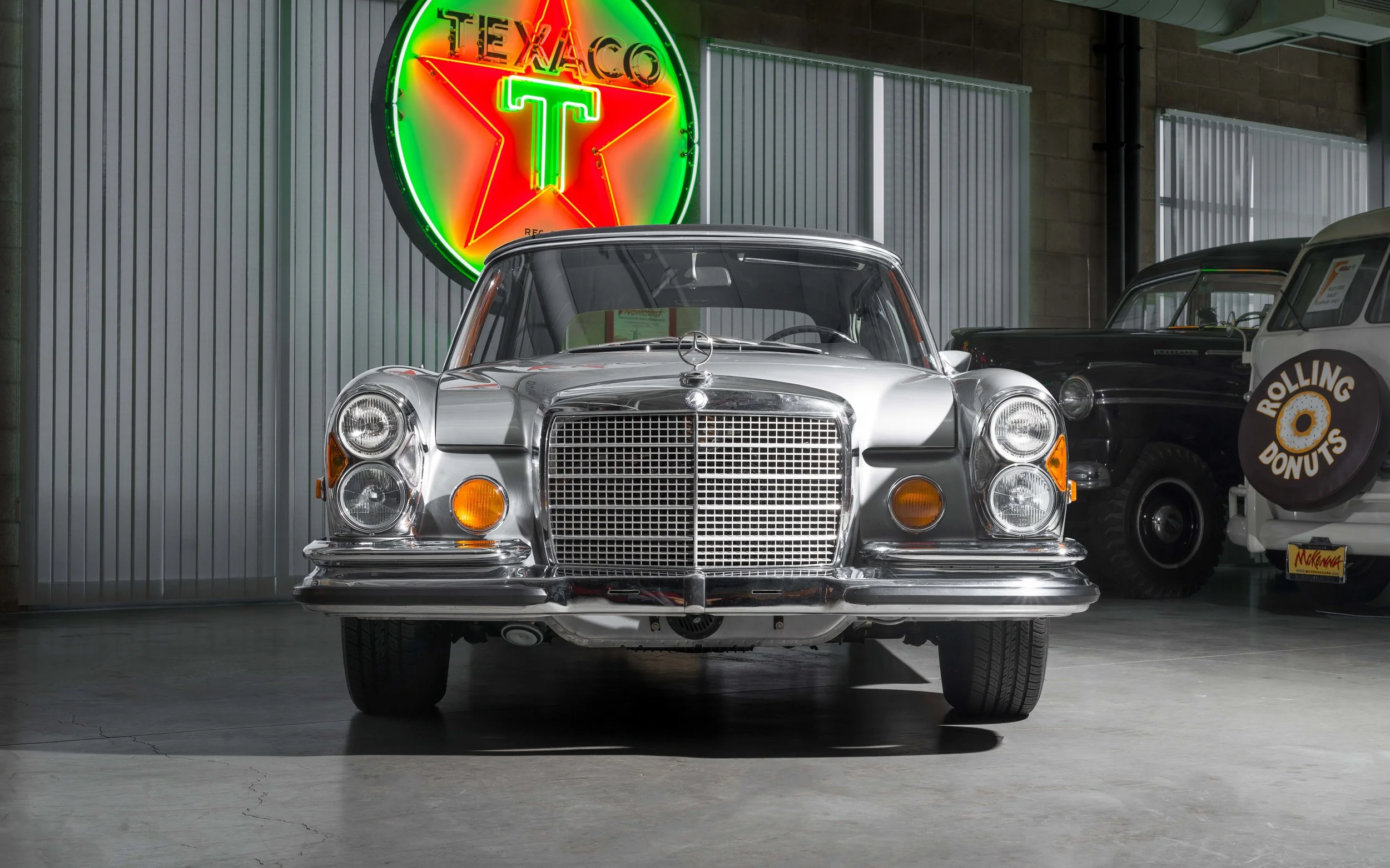 1971 Mercedes-Benz 280SE.jpg