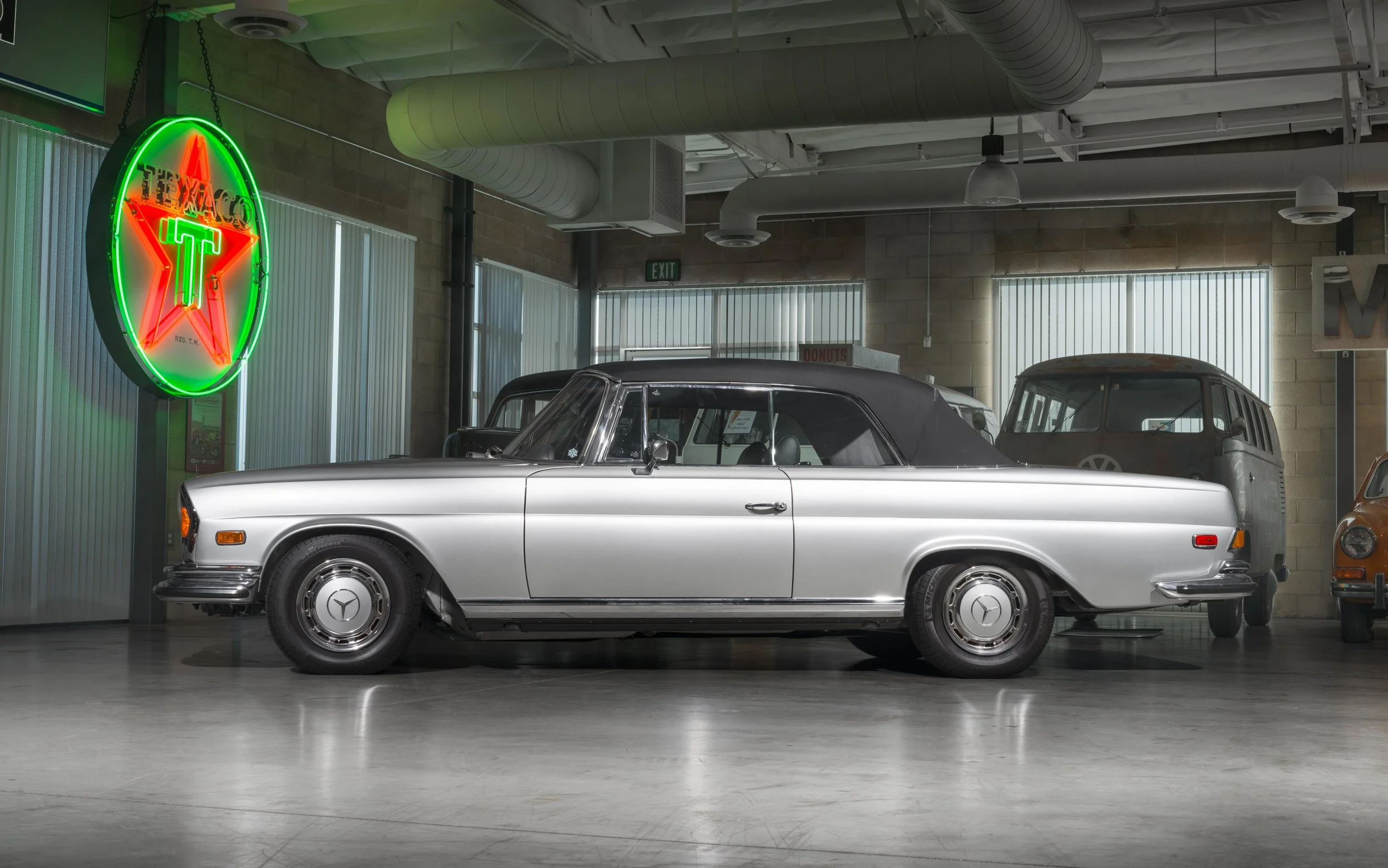 1971 Mercedes-Benz 280SE-5.jpg