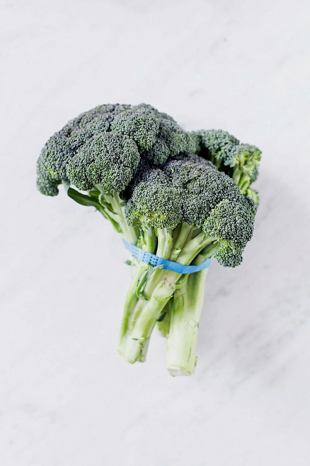 Fresh broccoli for broccoli pesto bowls.