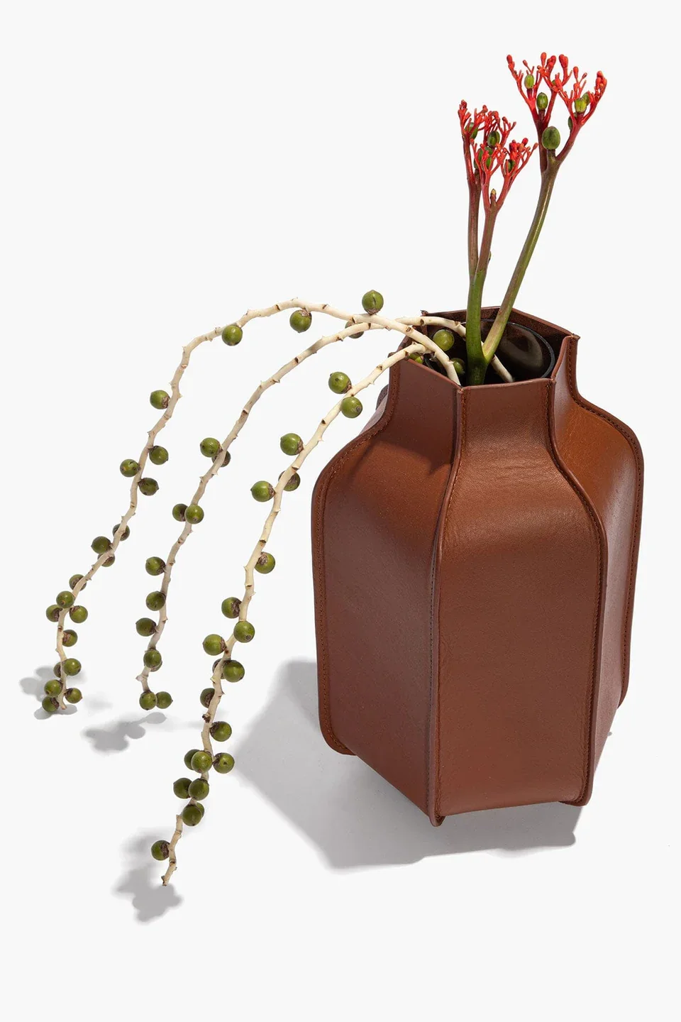 LEATHER_VASE_TAN-3535_edit_web.webp
