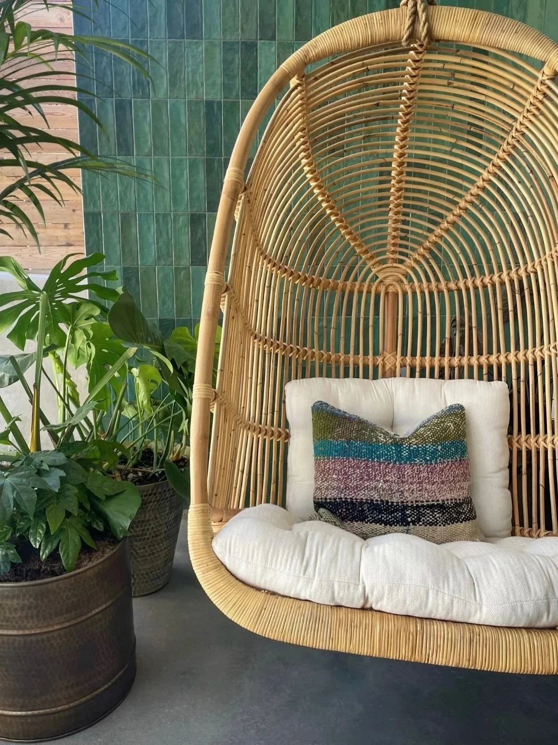 Outdoor sitting area designed by Austin interior designer HOLLEYHOUSE