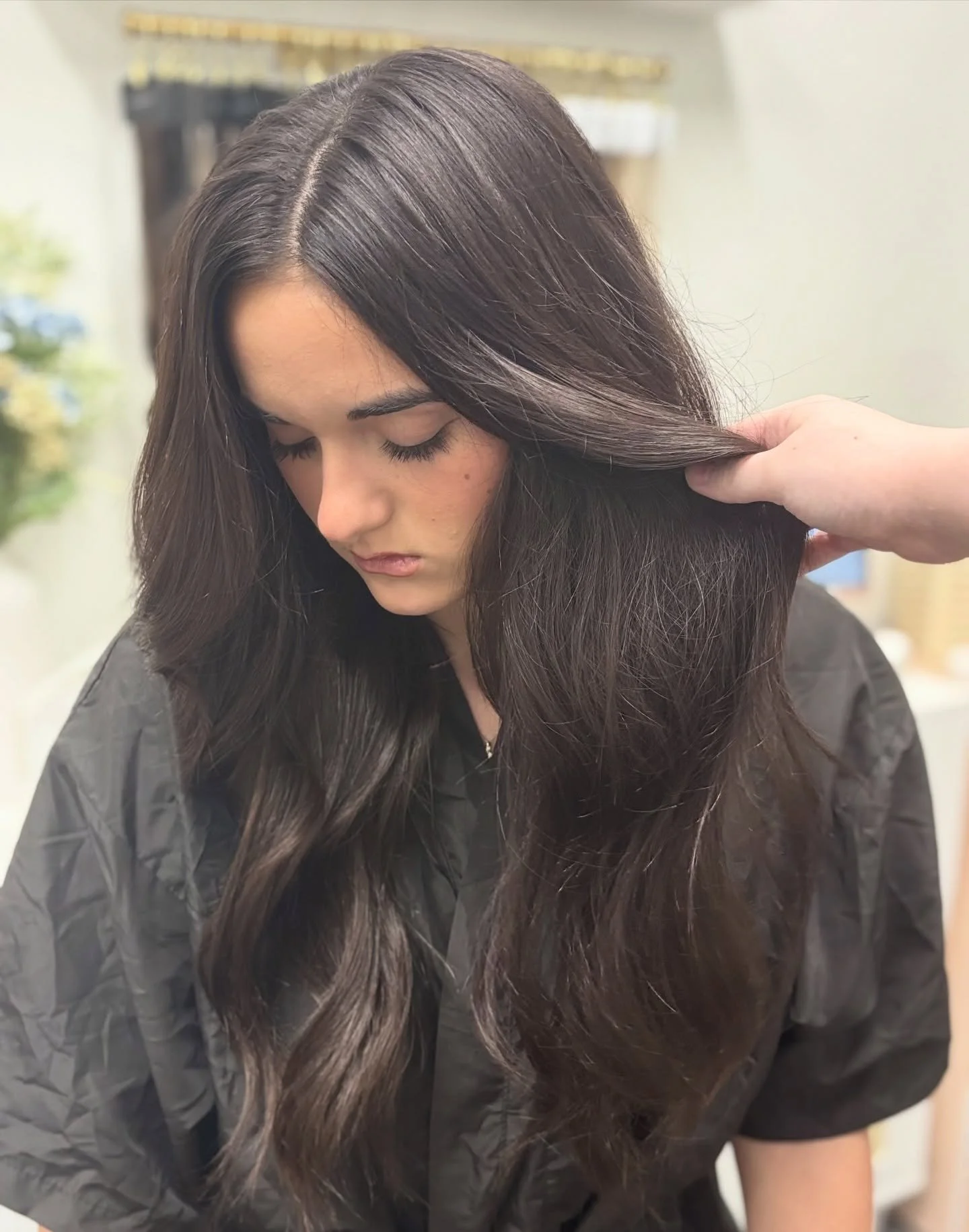 Espresso Cream Brunette ☕️✨
Rich espresso depth swirled with creamy dimension &mdash; the kind of brunette that looks effortlessly silky and catches the light from every angle. It&rsquo;s soft, glossy, and timeless &mdash; perfect for fall and every 