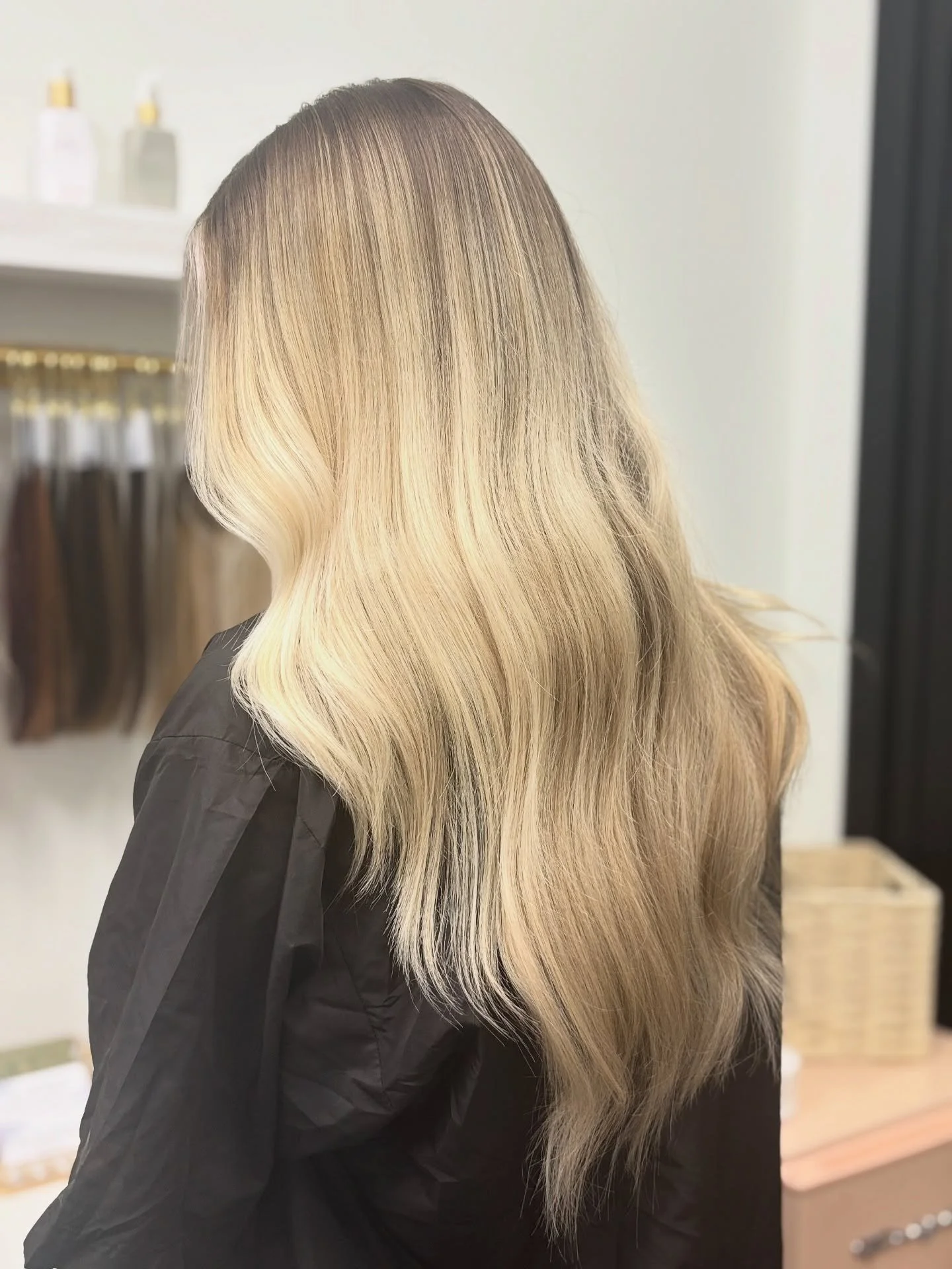 🌤 Coastal Cream Blonde 🌤
The ultimate glow-up for my soft blonde lovers 🤍

We took faded tones and turned them into a creamy, radiant masterpiece &mdash; a diffused root melt for natural depth, sunlit ribbons of brightness throughout, and a glossy