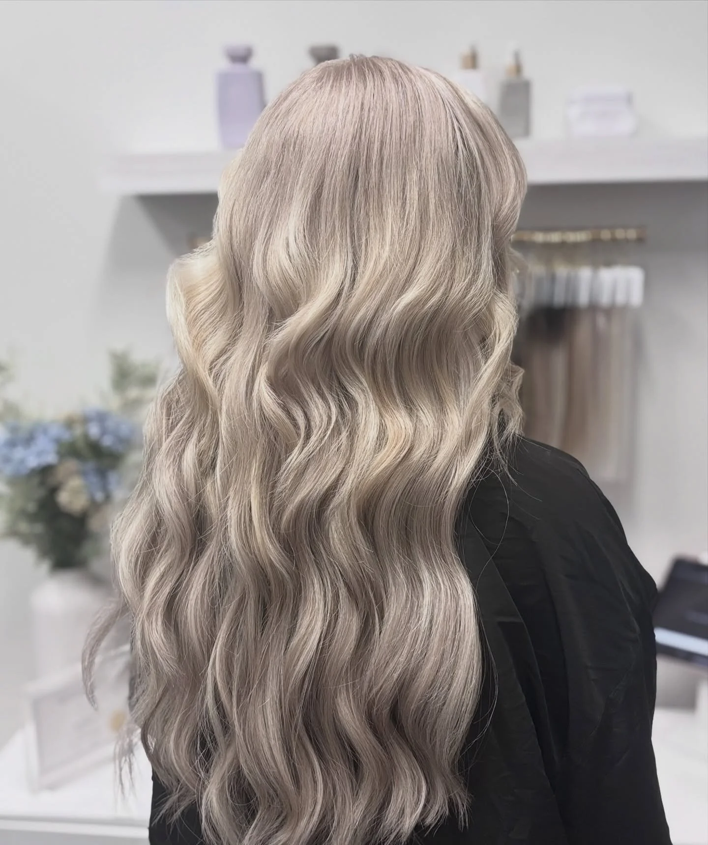Vanilla Cr&egrave;me Blonde 🍨✨
The sweetest, creamiest blonde glow-up &mdash; with a full extension refresh to match.

She came in with brassy warmth + uneven dimension, and left with a soft, milky blonde blend that feels like sunshine over vanilla 