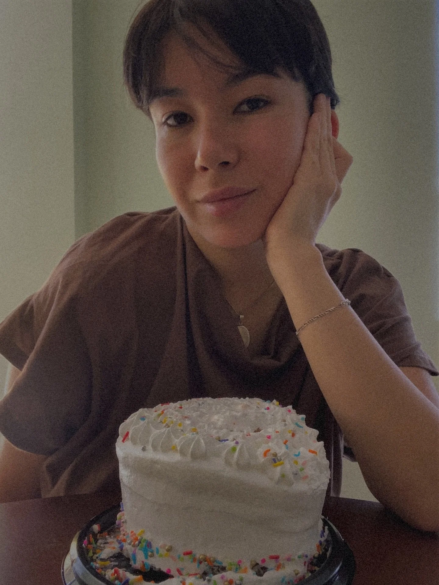 En julio hice una de esas promesas, rid&iacute;culas y desesperadas en medio de un hospital. 

Que si todo sal&iacute;a bien, prometo solemnemente dejar de ser tan pesimista, conmigo misma y con mi vida. 

As&iacute; que aqui estoy yo celebrando mi c