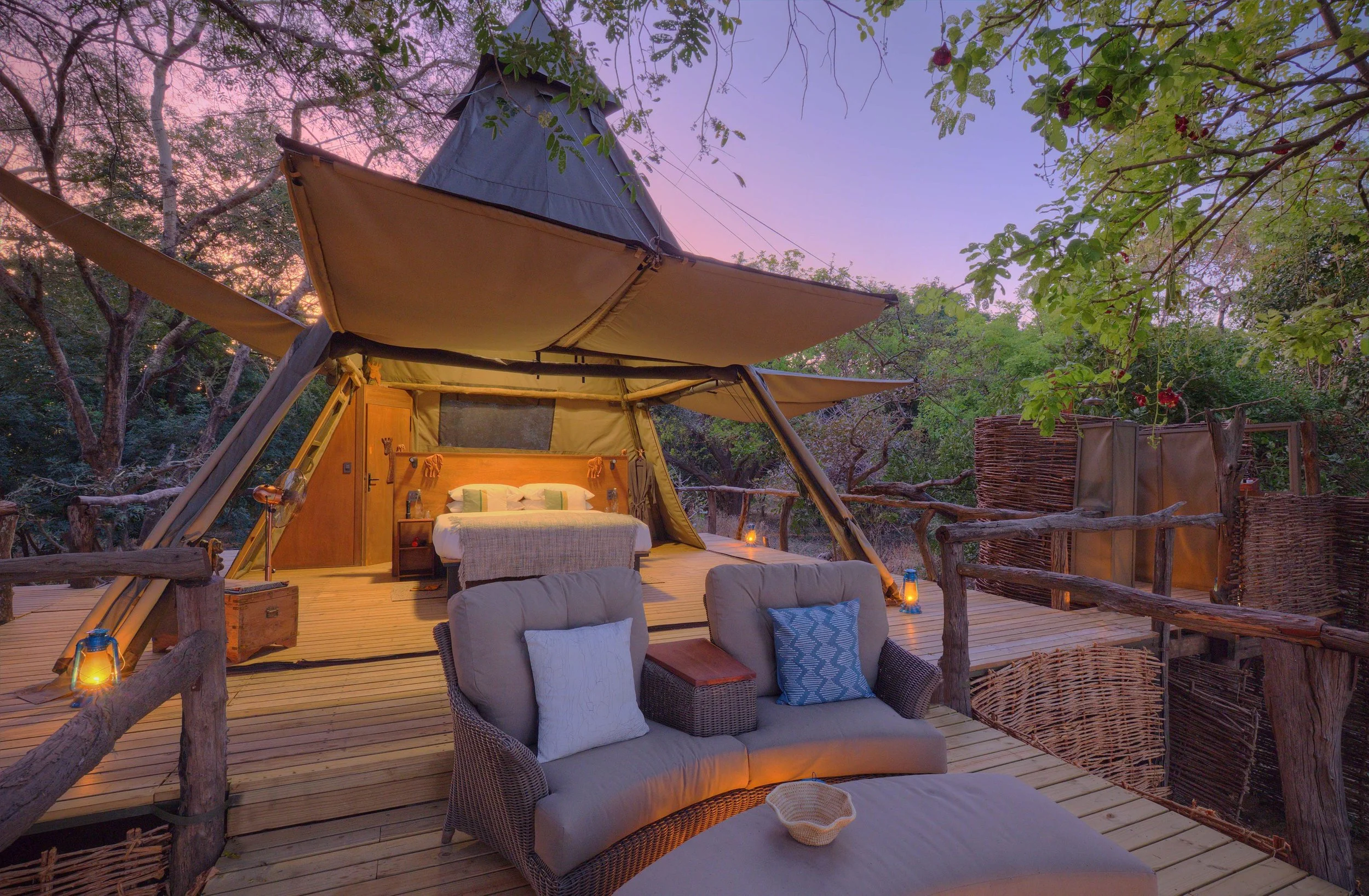 Shawa Luangwa 2022 -01.exterior of room  deck_1.jpg