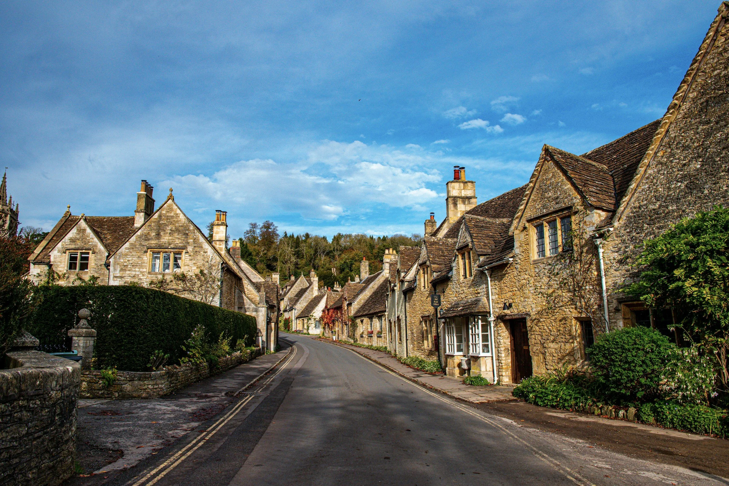 Cotswolds in Bloom: The Top Private Car Tours to Take This Spring 2026