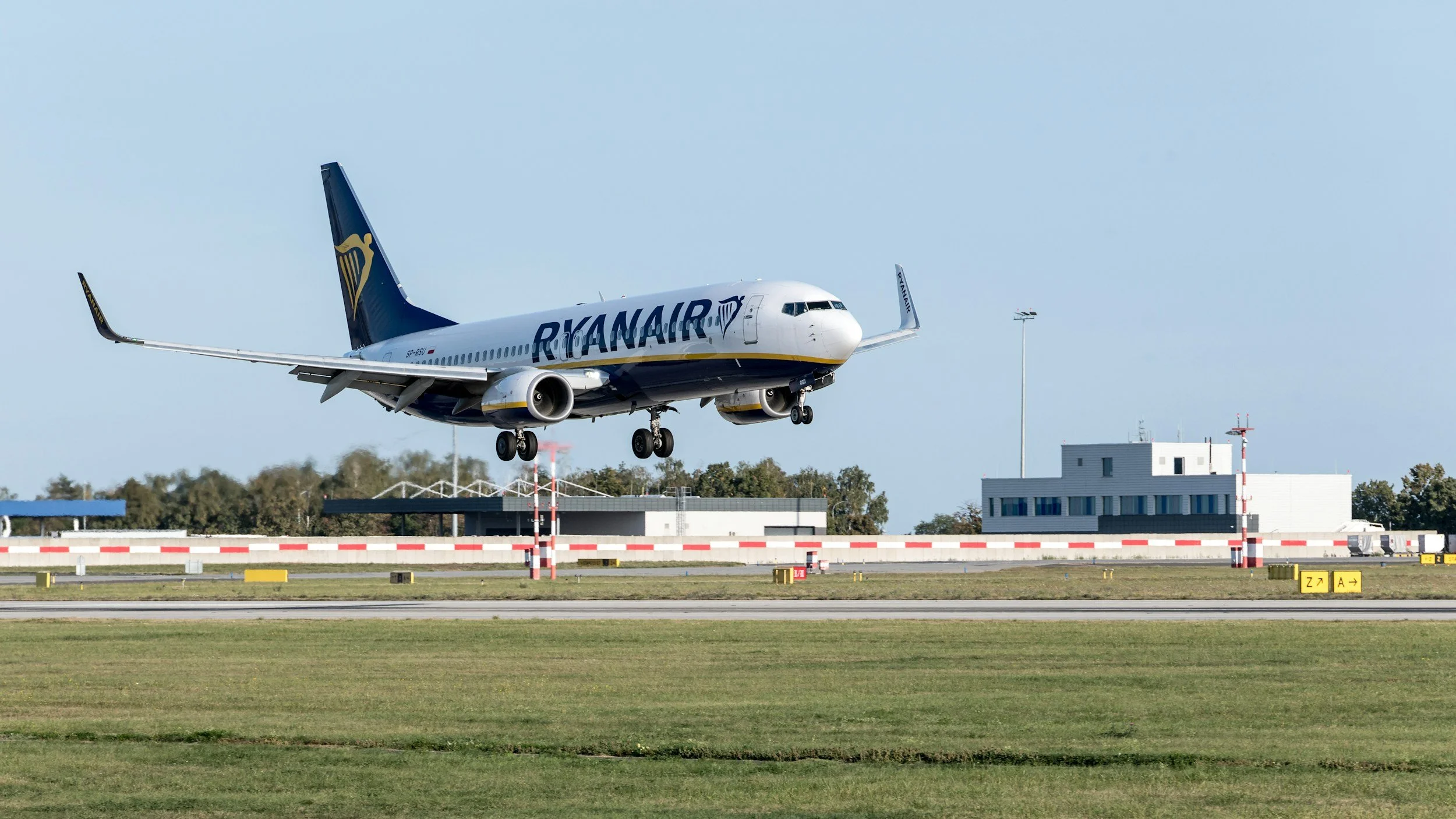 The 20-Minute Shift: How Ryanair’s New Deadlines Impact London Airport Arrivals