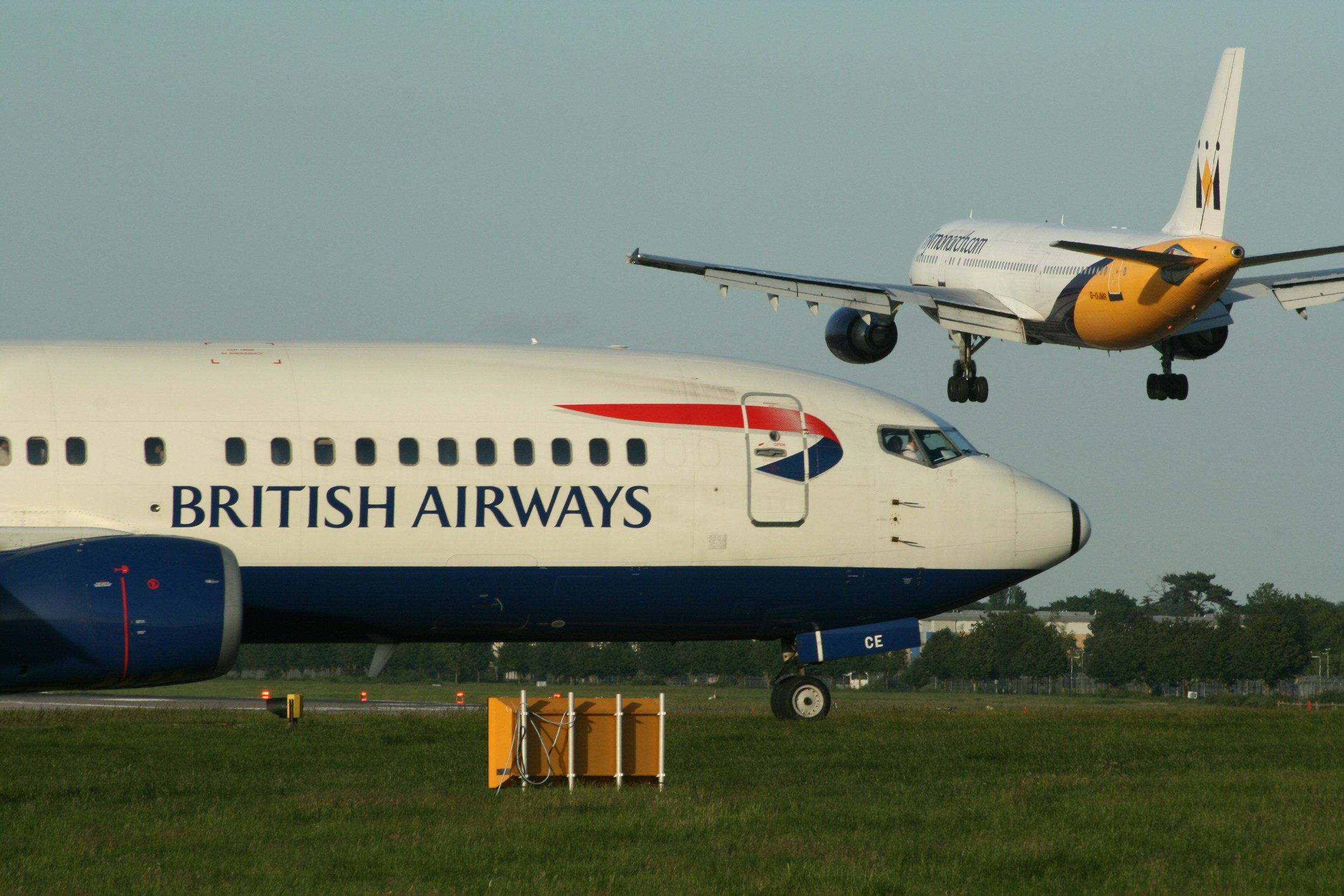 Taxi to/from Gatwick Airport