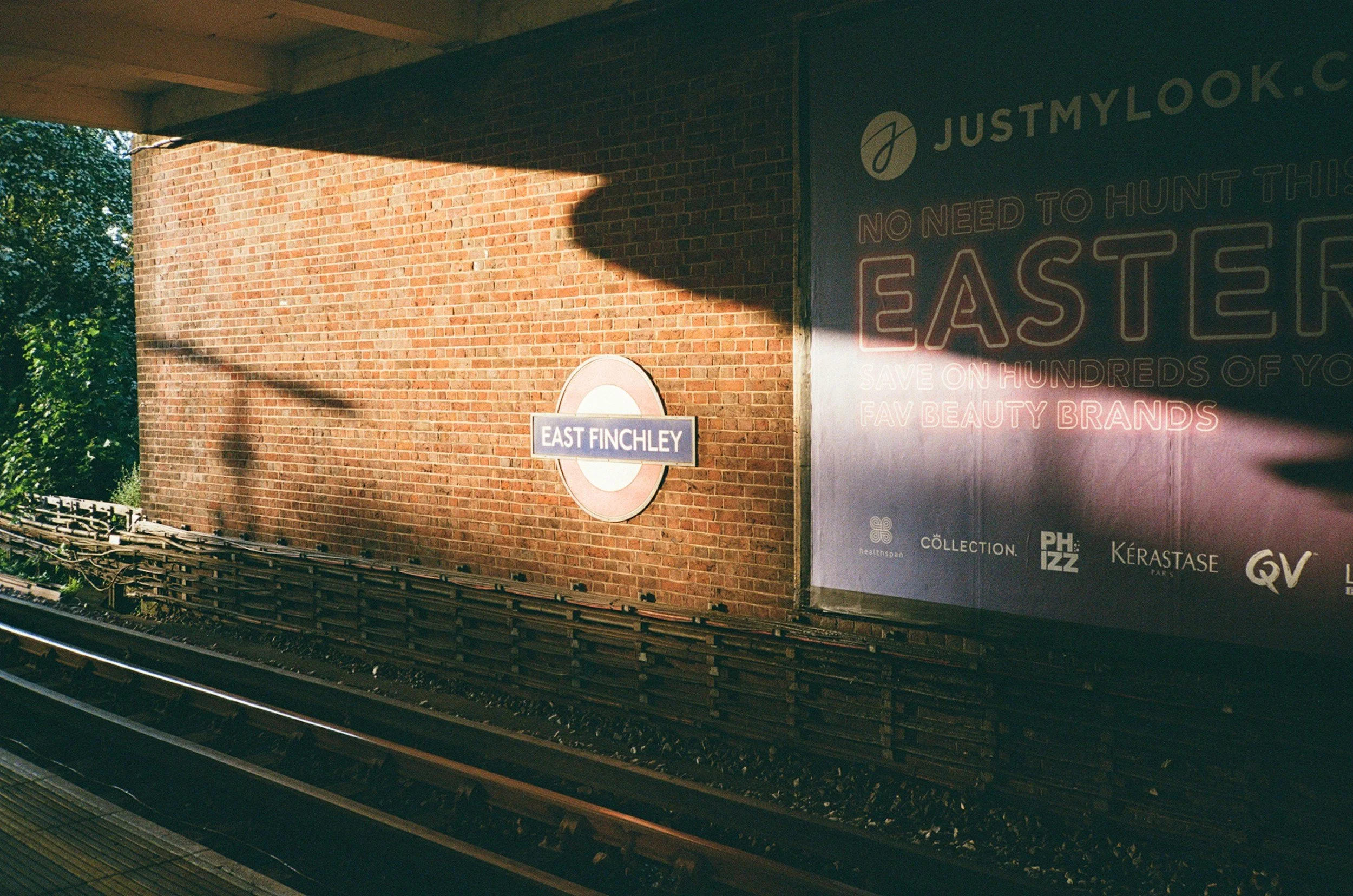 Private Airport Transfer from East Finchley (N2) to or from Heathrow