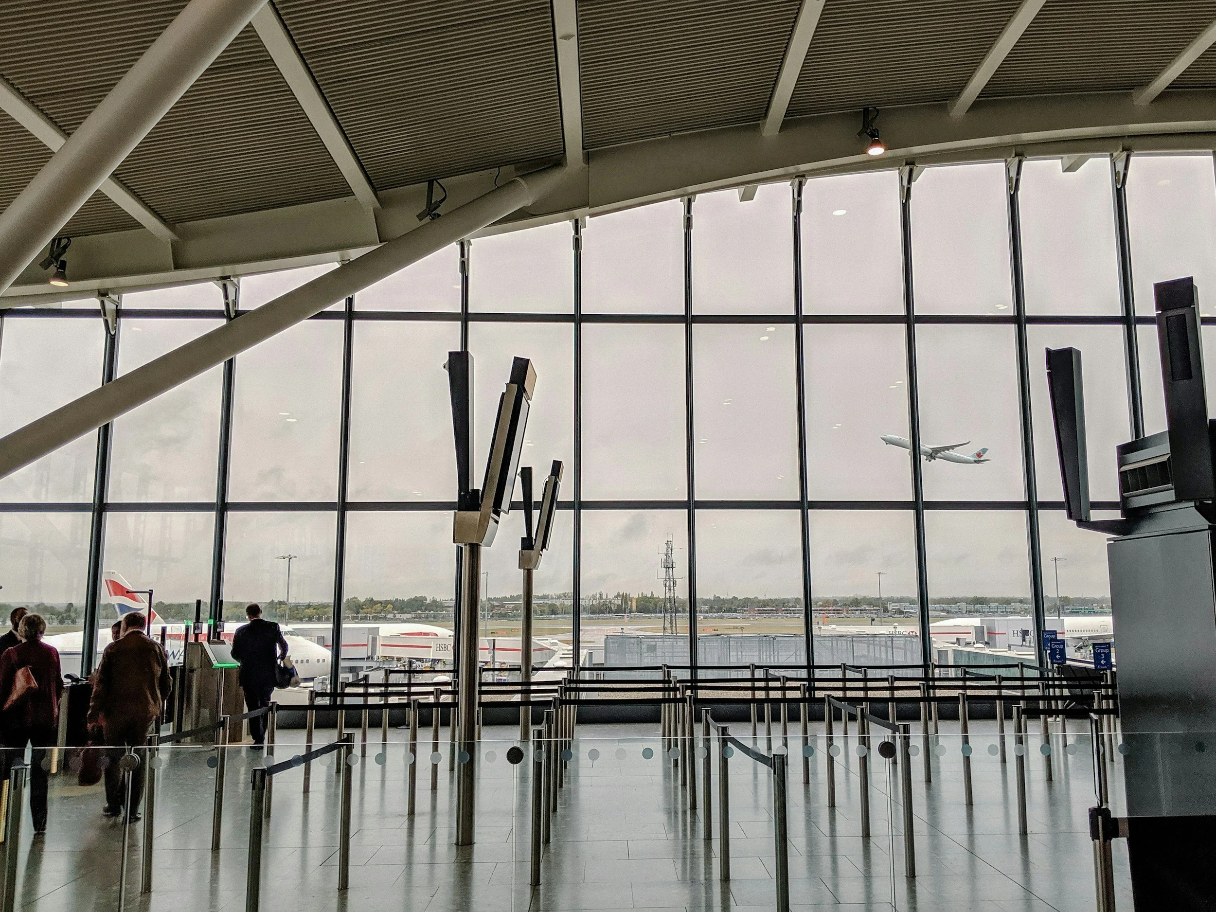 UK Airport Disruption: What Heathrow and Gatwick Delays Mean For Your Journey