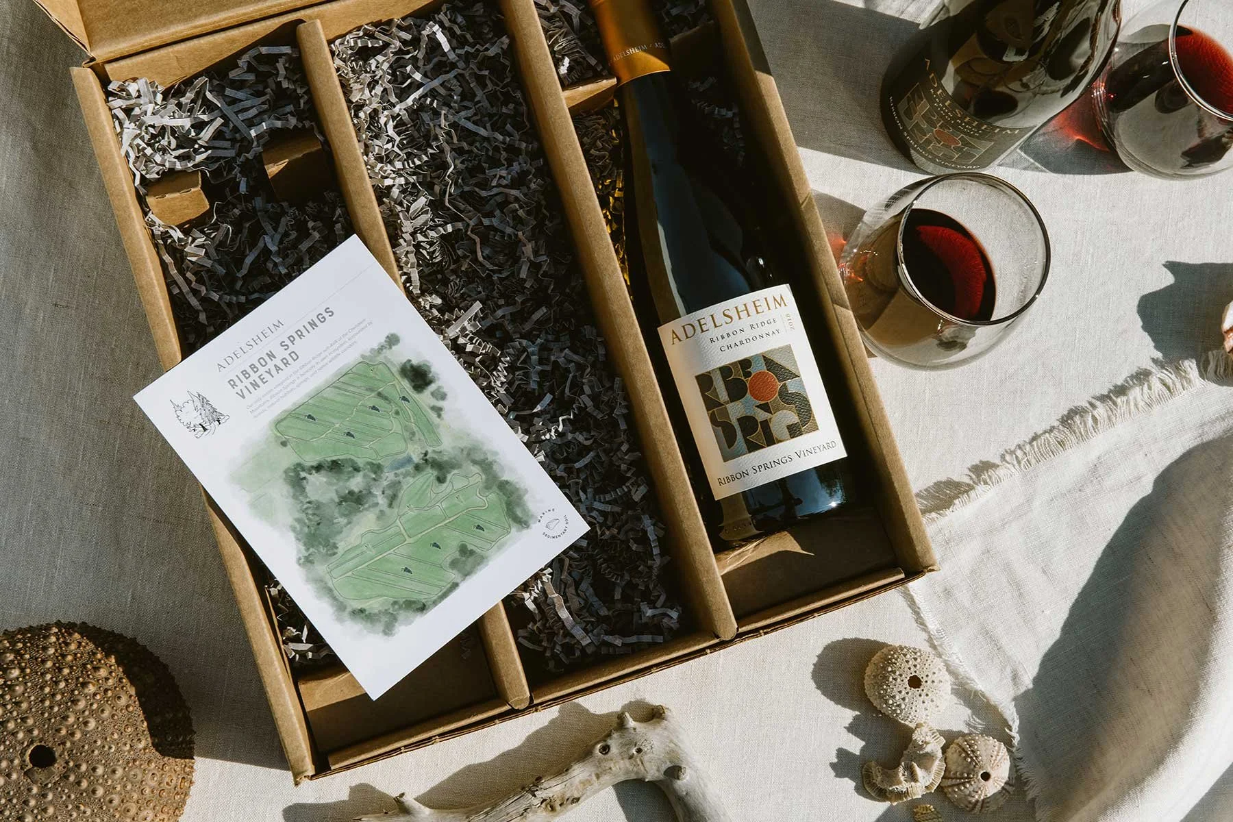 Discovery Club gift box and insert, featuring another illustrated map. Work includes: graphic design, illustration, copy editing.