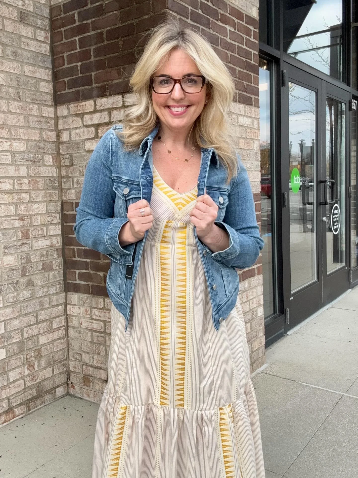 Happy Thursday! 🤩

Join us tonight on FB for our Liverpool 👖Fashion Show @ 6:30pm

Stop by in-store Friday to meet our LP Style Expert, Filomena, and check out all the goodies!  PLUS, Free gift 🎁 with your LP purchase! 😍