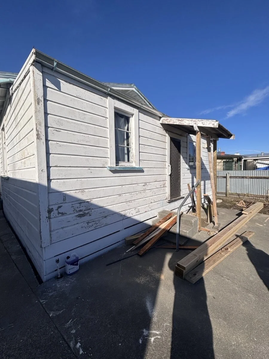 kennedy-road-exterior-weatherboard-before-prep.jpg