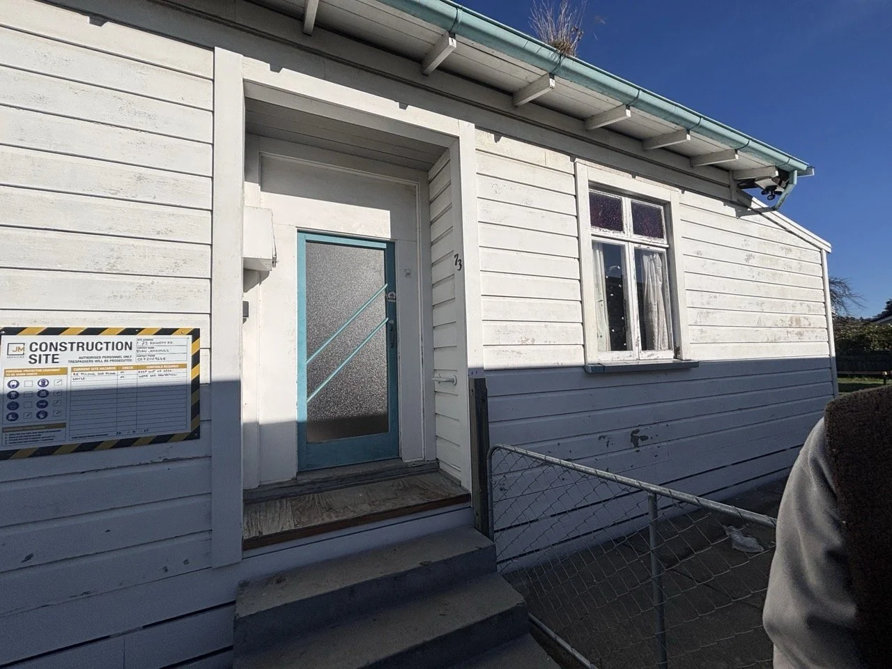 kennedy-road-exterior-front-entry-before-prep.jpg
