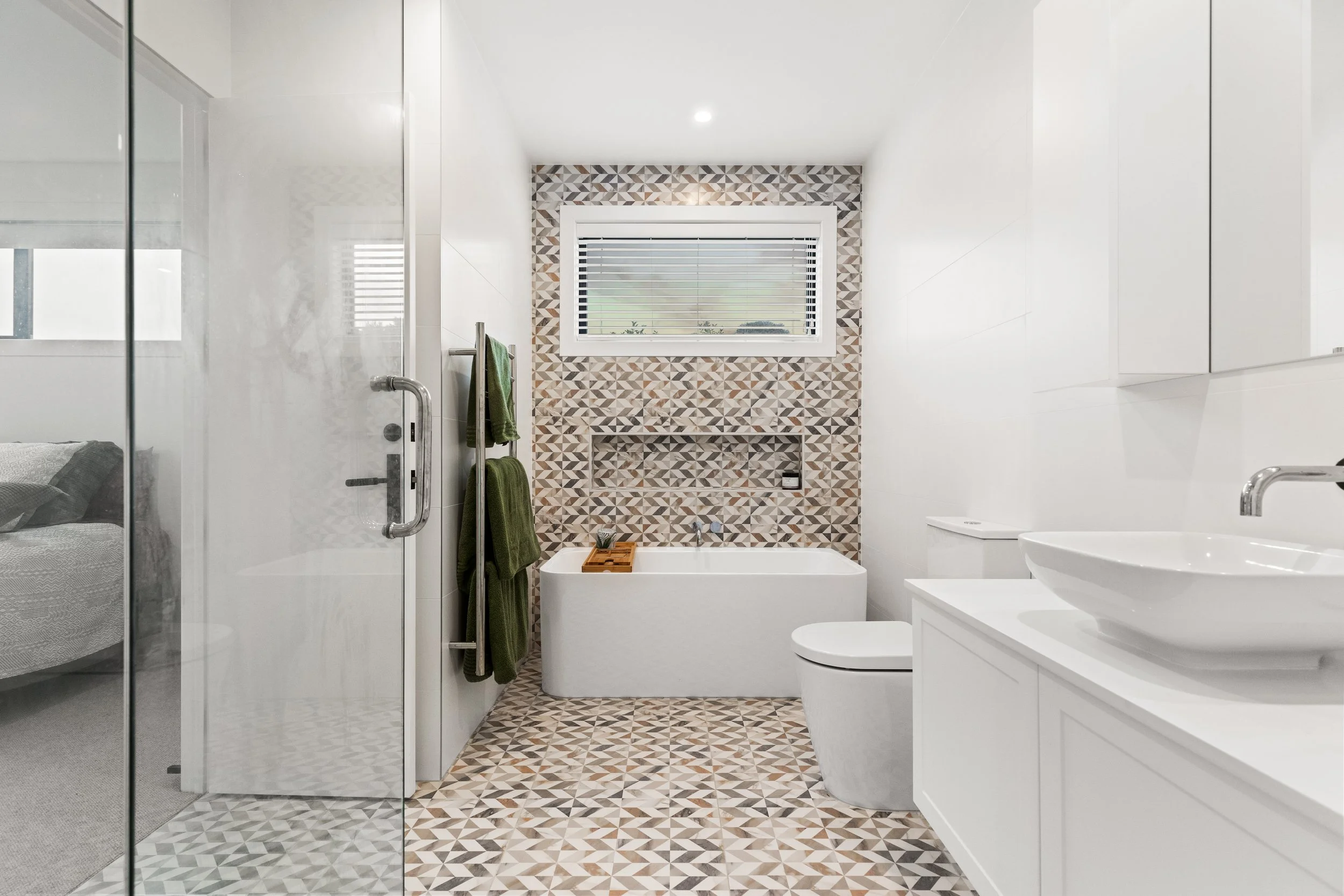 Full Res 8 Collings Drive 4.jpg