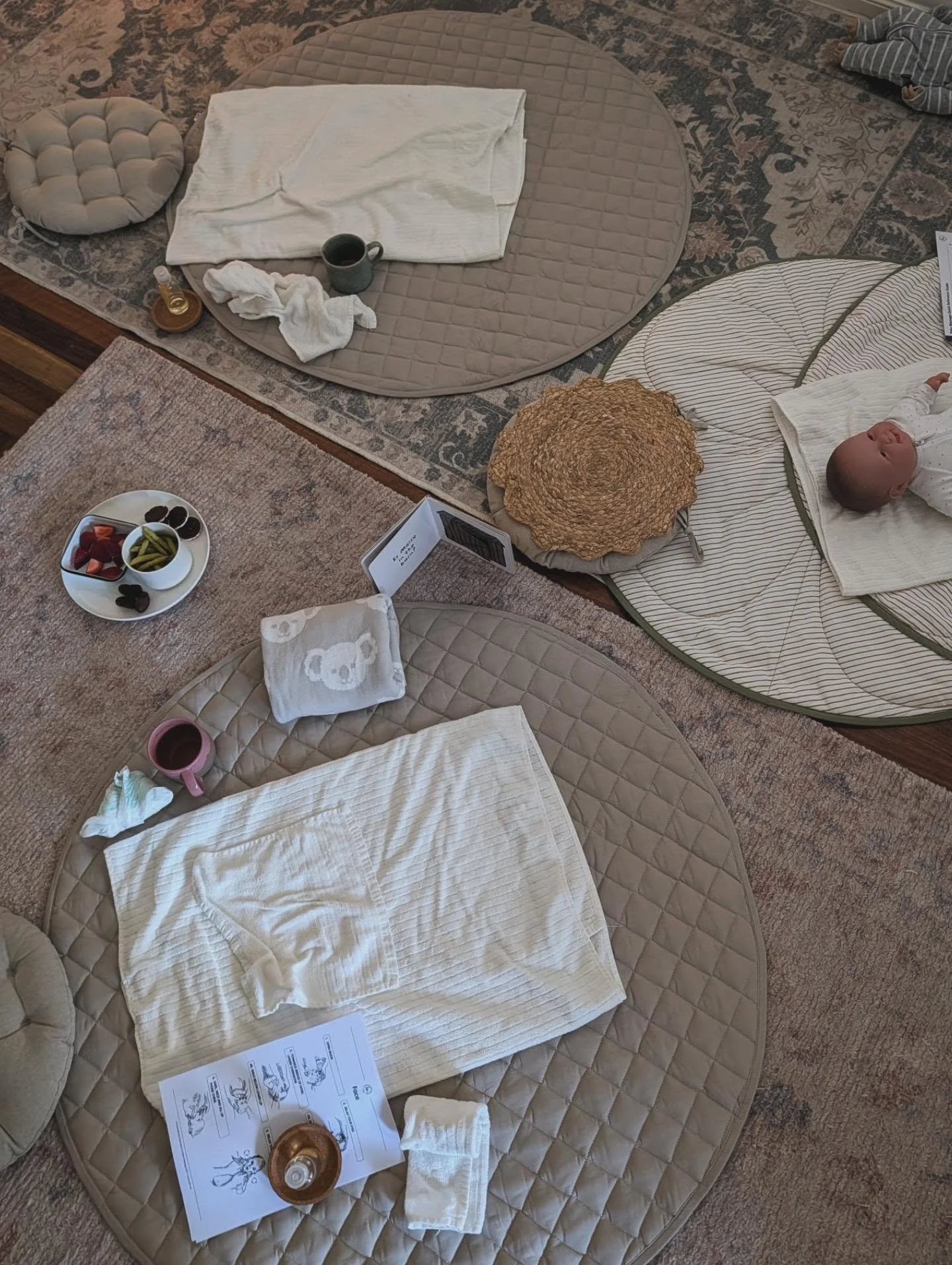 Here's a photo of the aftermath of the fourth baby massage session. I've fully accepted I'm not as organised as I once was and group photos aren't at the top of my priorities list 🤭 Final session next week and I'm going to stick a very large reminde