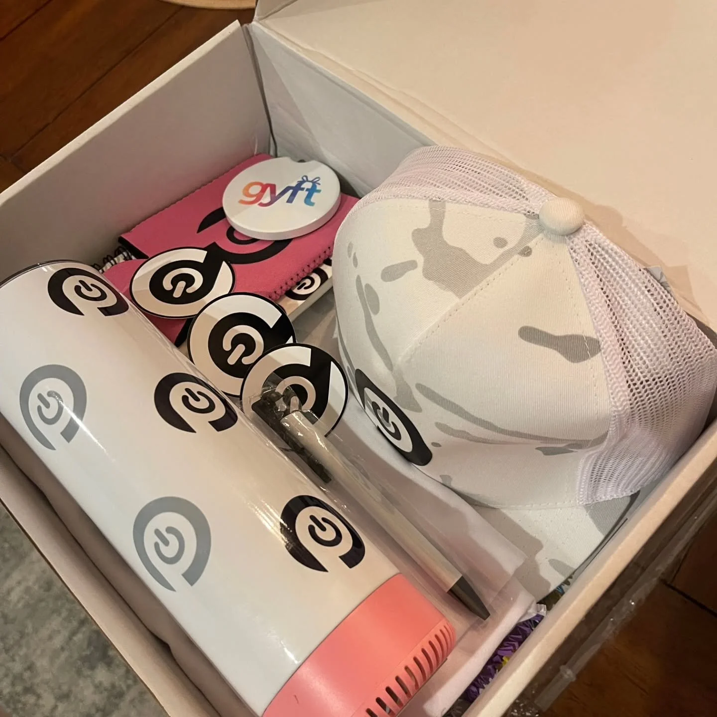 👀Custom merch for our client &quot;Power Up Solutions&quot;. Customized for the individual and delivered promptly.

Retention and referrals has never been this easy 🙌🏼