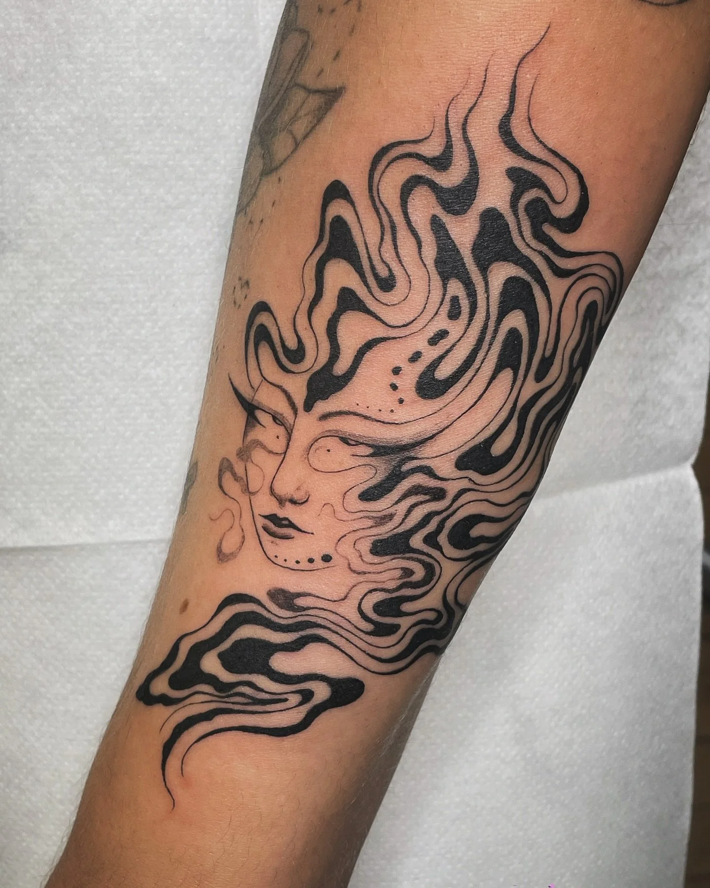 A psychedelic spirit from the Black Forest ✴︎ Love work in custom ideas like this one ✴︎ NYC my books are always open ✨