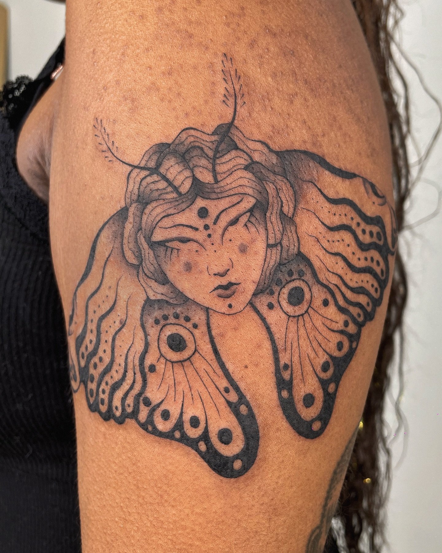 Madgirl bug 🐝  one from my flash book&bull; I have a lot of designs available, check out the highlights in my bio✴︎
Currently booking Feb and all Spring.

DM me or check the link in my bio for any inquiries.
.
.
.
.
.
.
#larootstattoo #ladybugtattoo