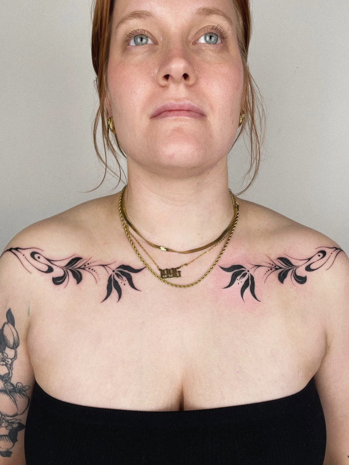 Flowers as an adornment for Maggie&rsquo;s birthday ✨ Thanks for always trusting 🌺
✴︎NYC booking May 
✴︎D.C - May 28 to 30
✴︎Boston - Jun 4 to 6
✴︎Chicago - 25 to 27
✴︎Milwaukee - 1 to 7