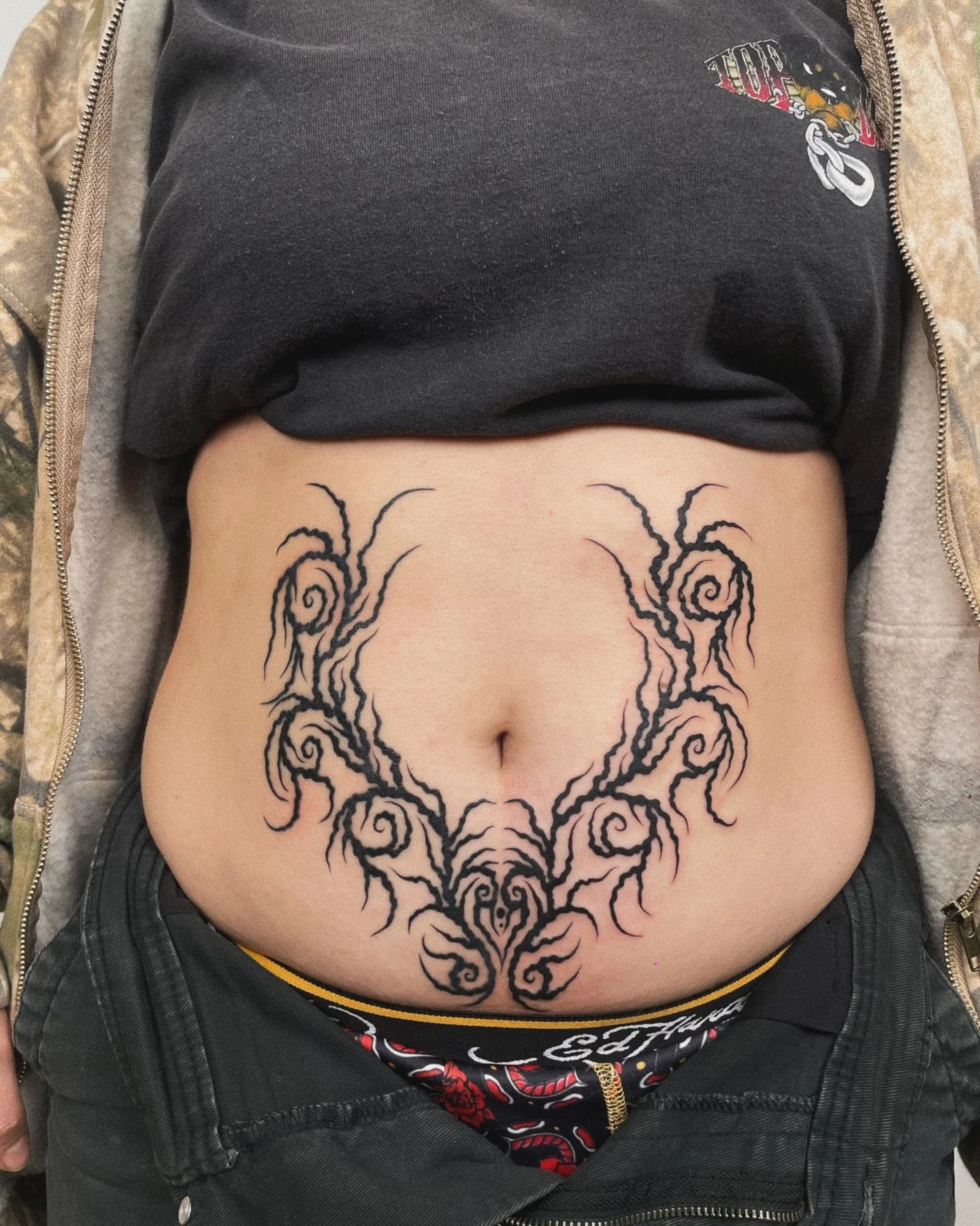 ROOTS for Frankie, gracias! One side is fresh and one is healing. Looking for more projects like this ✨ hit me up✨
Done at @thesecretdoornyc 
.
.
.
.
#larootstattoo